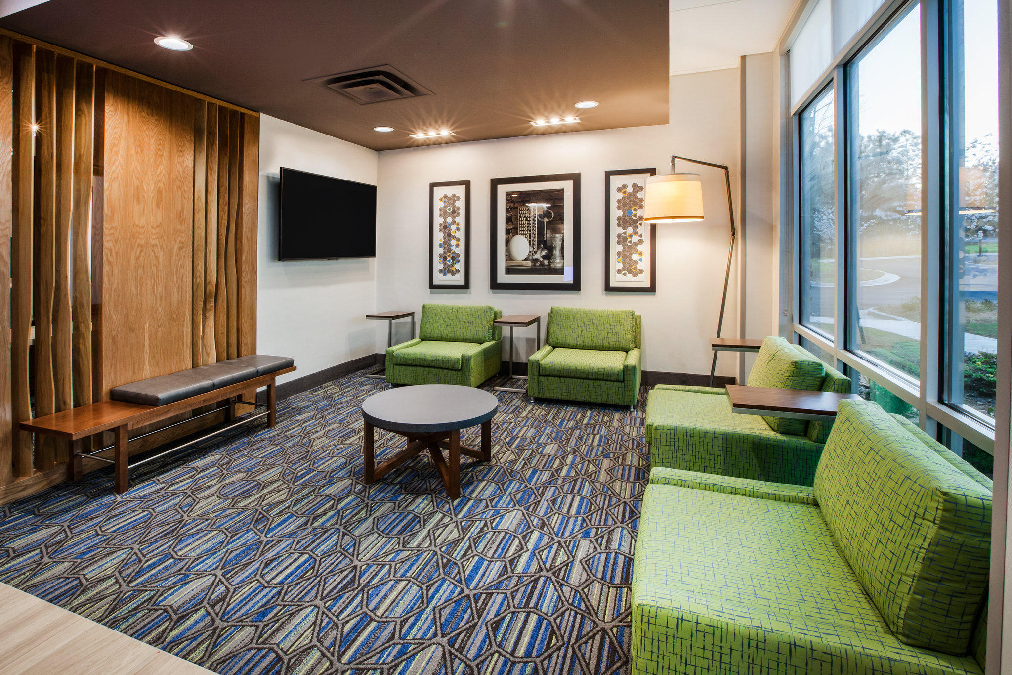 Holiday Inn Express & Suites Atlanta N - Woodstock Photo