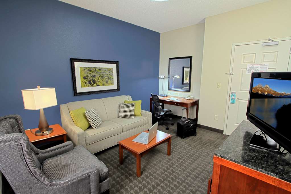 Hilton Garden Inn Westbury Image
