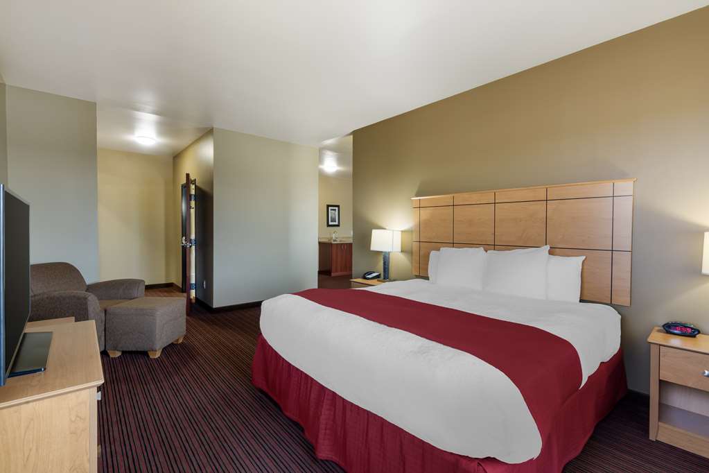 Best Western Golden Prairie Inn & Suites Image