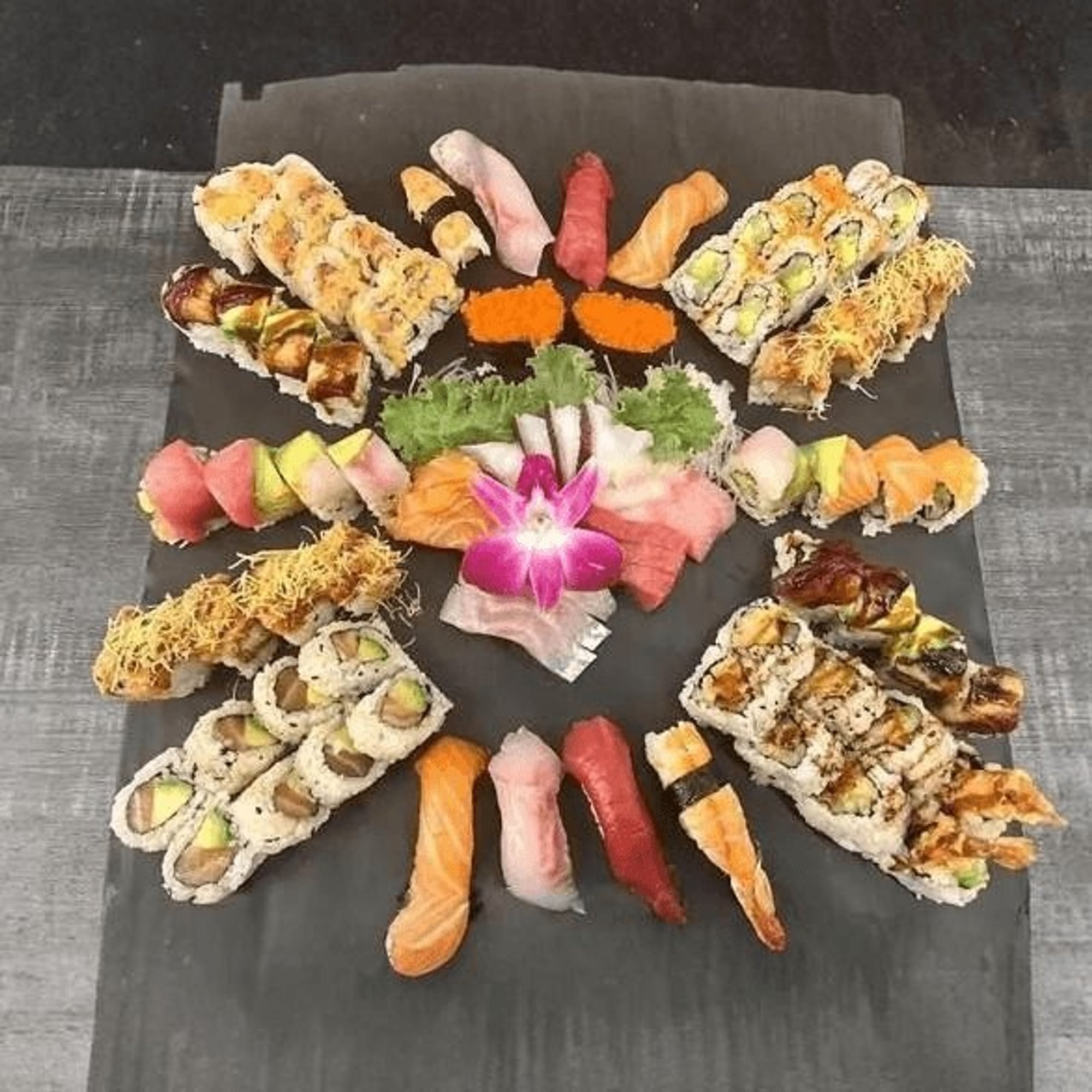Deluxe Platter (66pc)