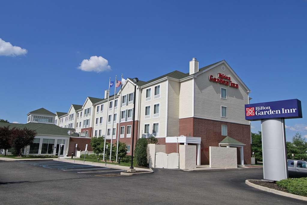 Hilton Garden Inn Westbury Image