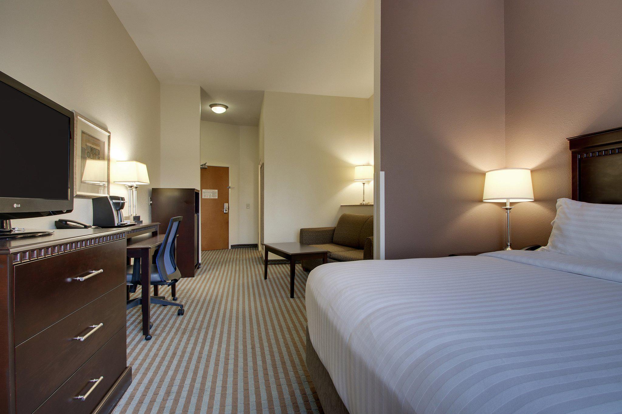 Holiday Inn Express Leland - Wilmington Area Photo