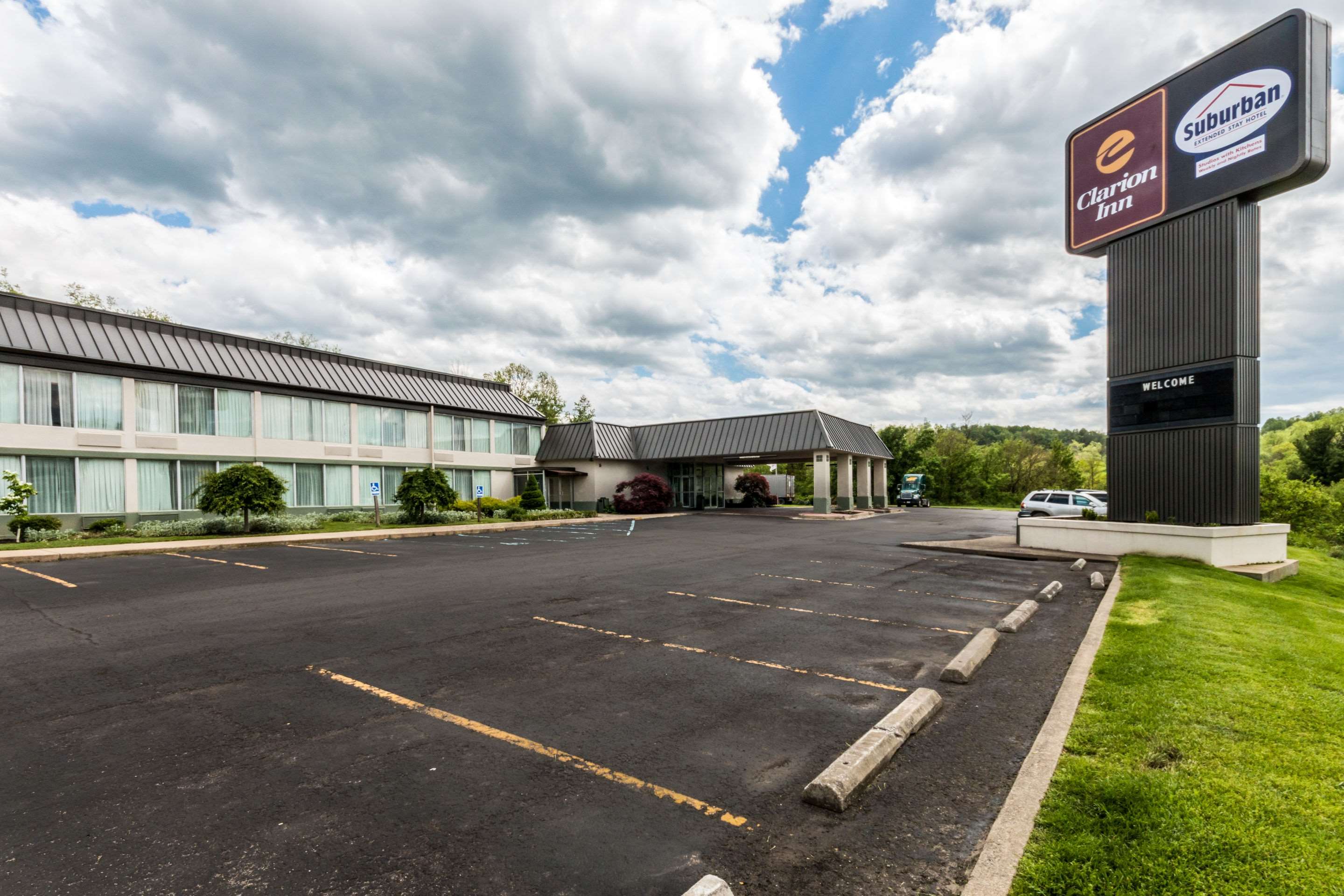 Suburban Extended Stay Hotel Photo