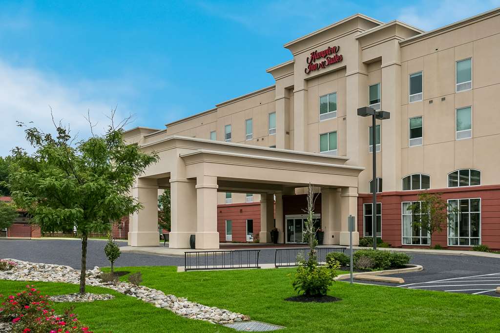 Hampton Inn & Suites Wilmington Christiana, 1008 Old Churchmans Road 