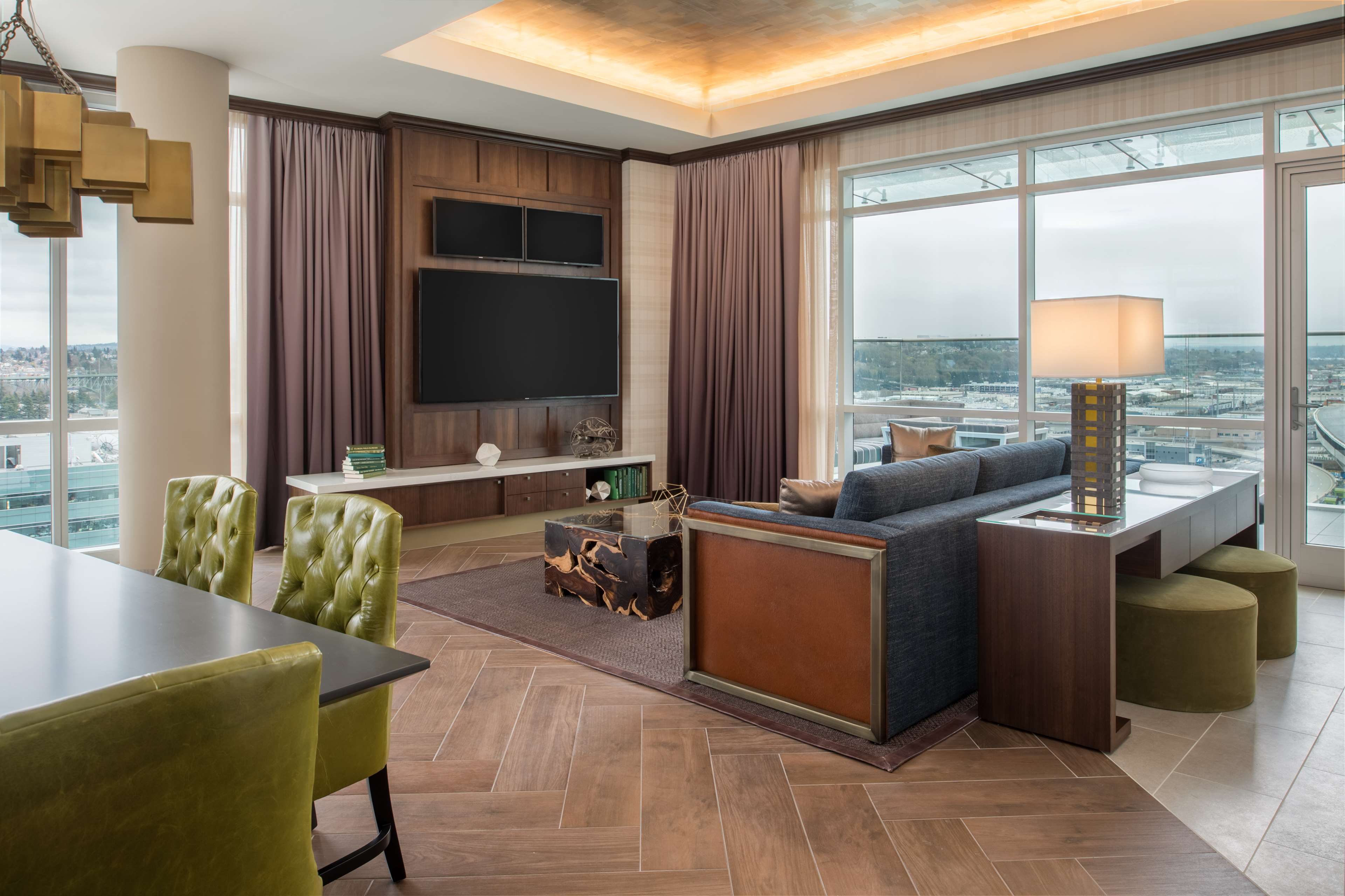 Embassy Suites by Hilton Seattle Downtown Pioneer Square Photo