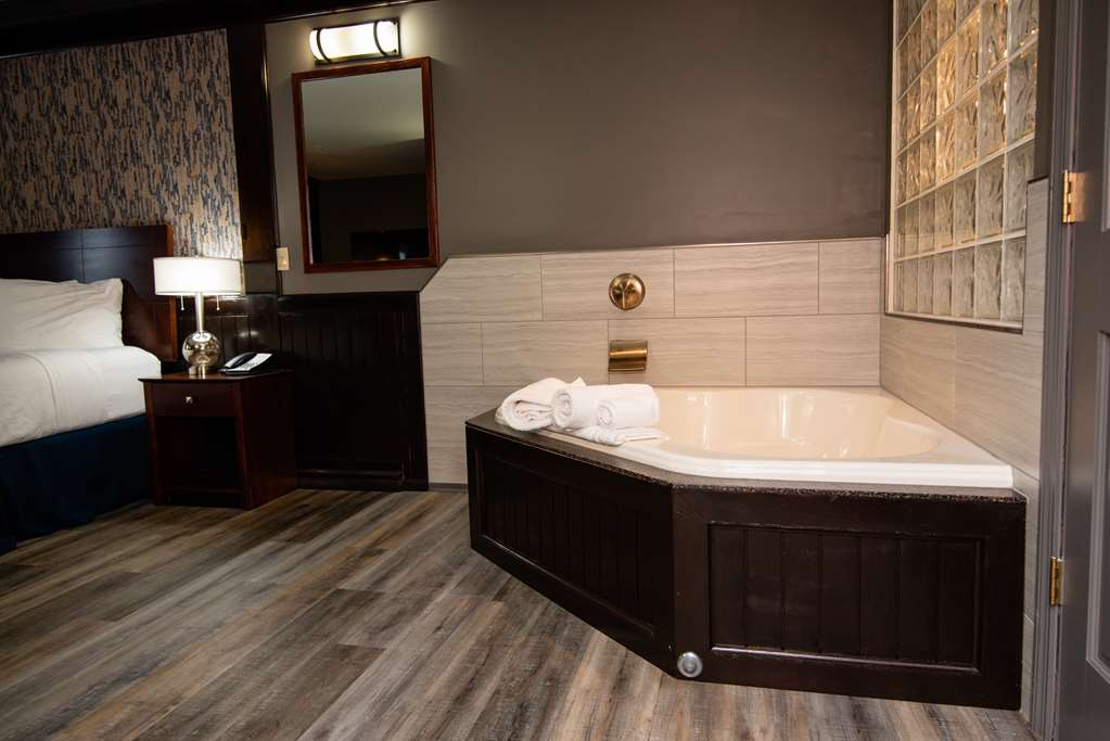 Best Western Plus Plattsburgh Image