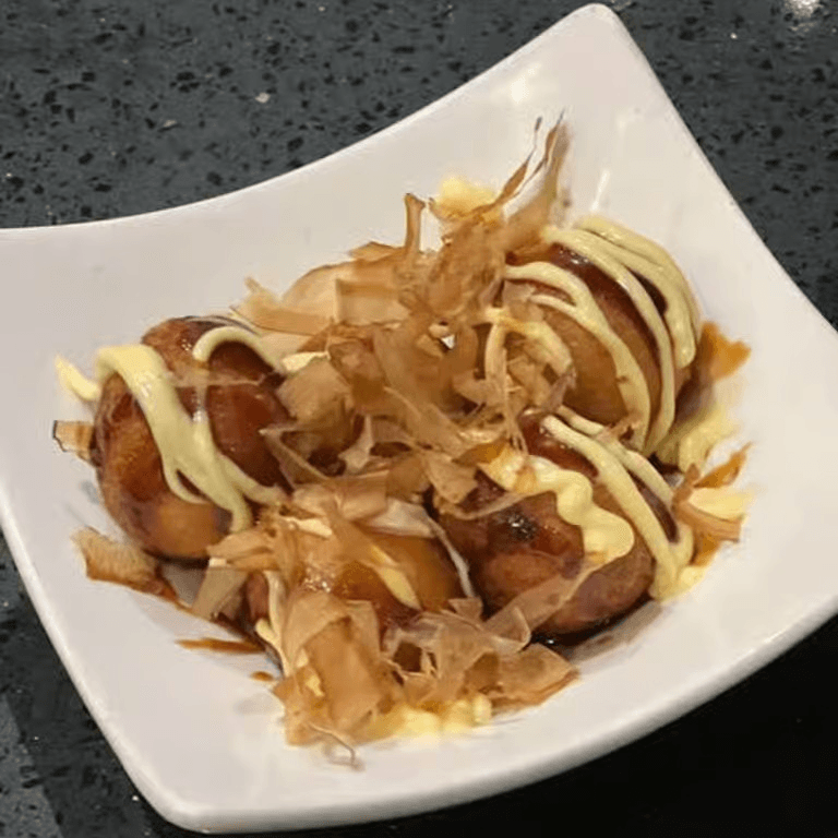 Takoyaki (6 Pieces)