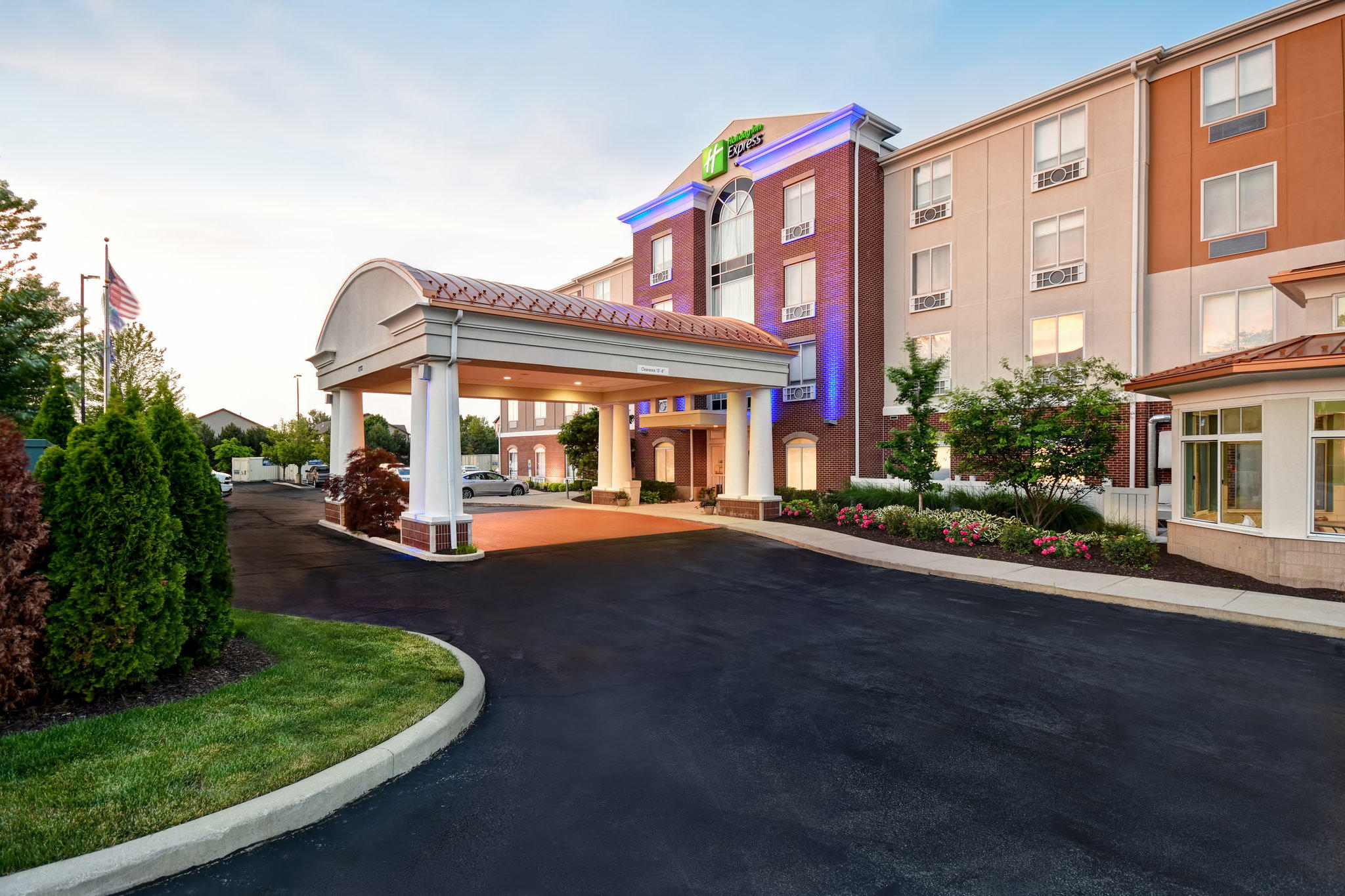 Holiday Inn Express & Suites Schererville Photo