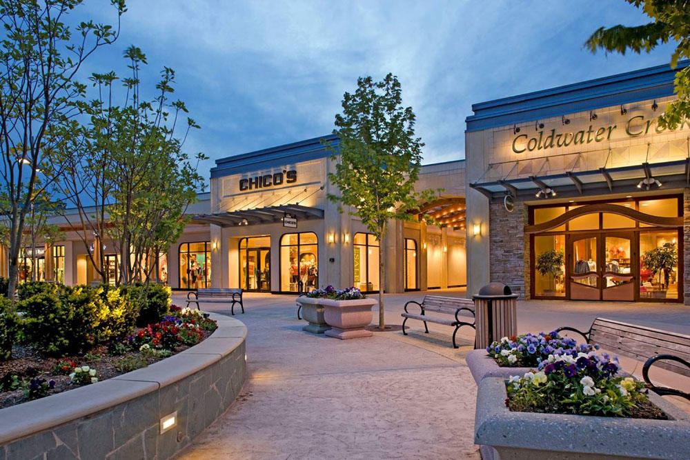 Smith Haven Mall In Lake Grove NY 631 724 8 