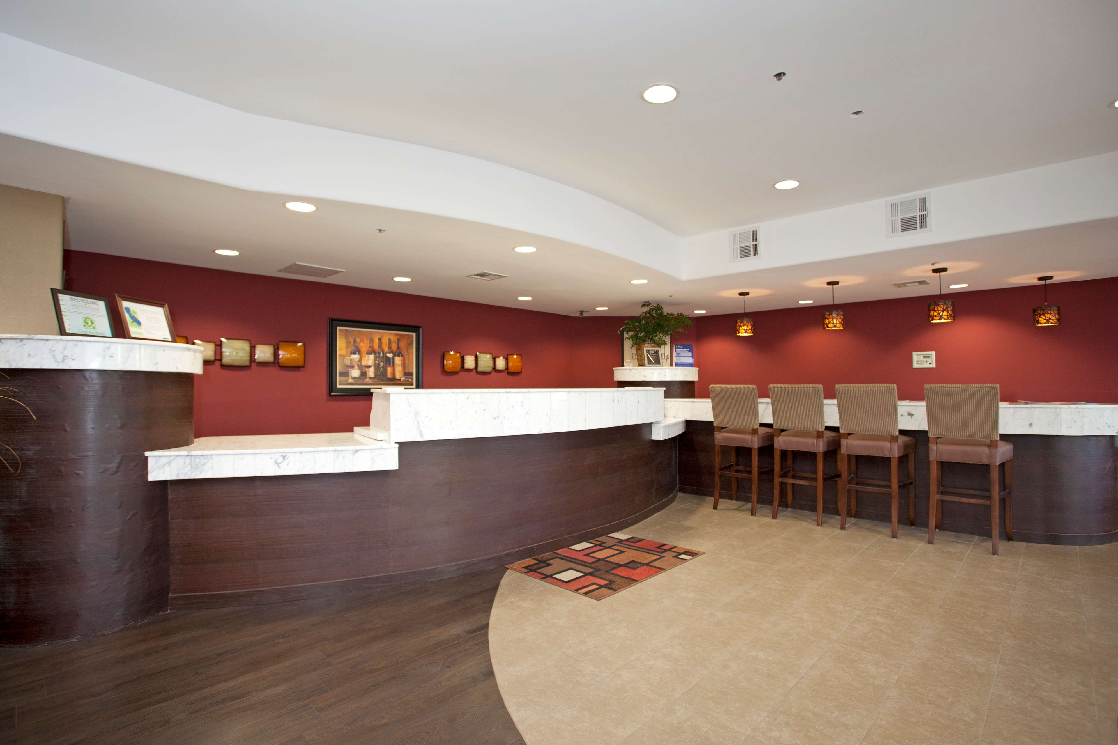 Best Western Plus Wine Country Inn & Suites Photo