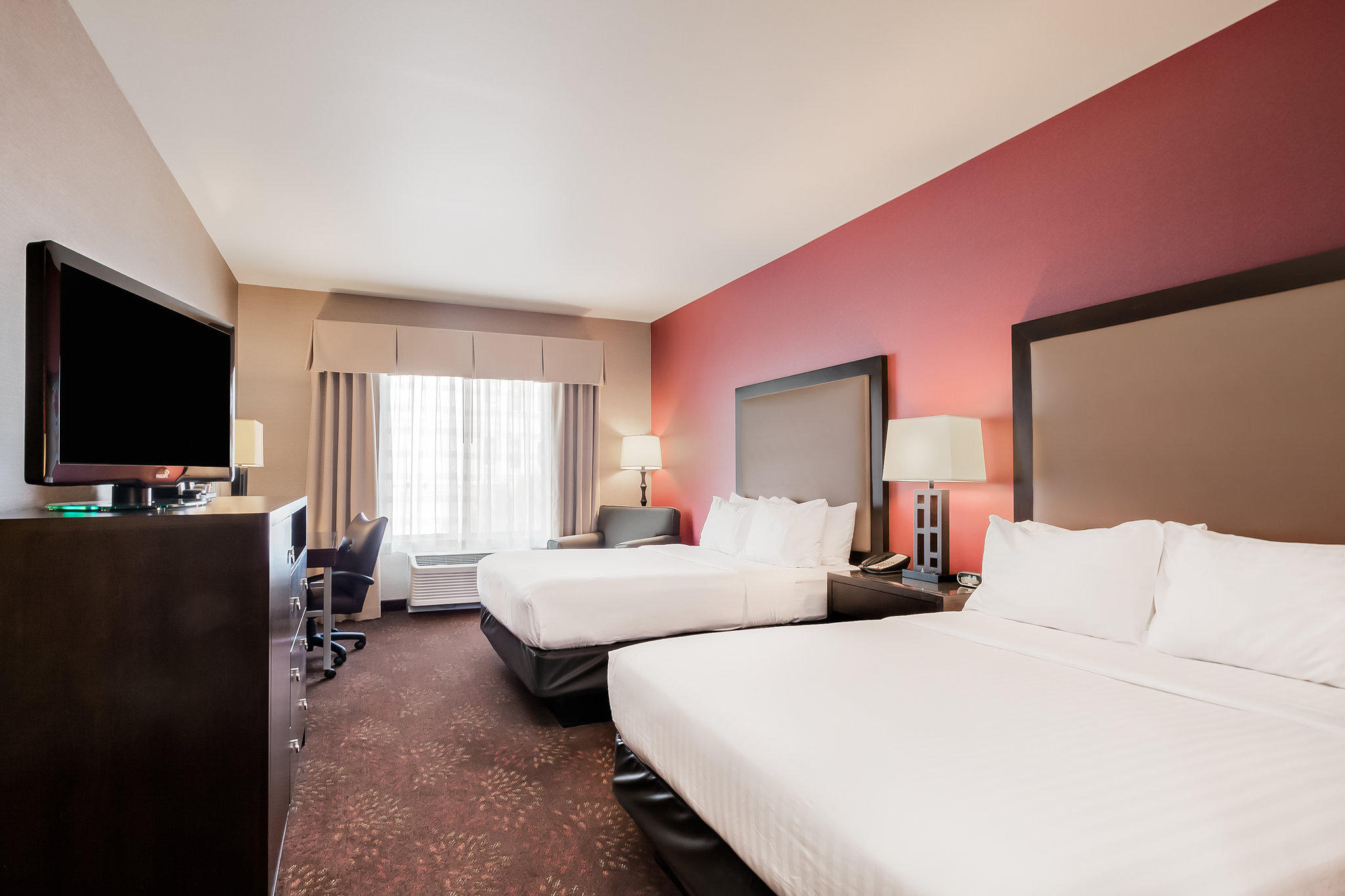 Holiday Inn Express & Suites Missoula Northwest Photo