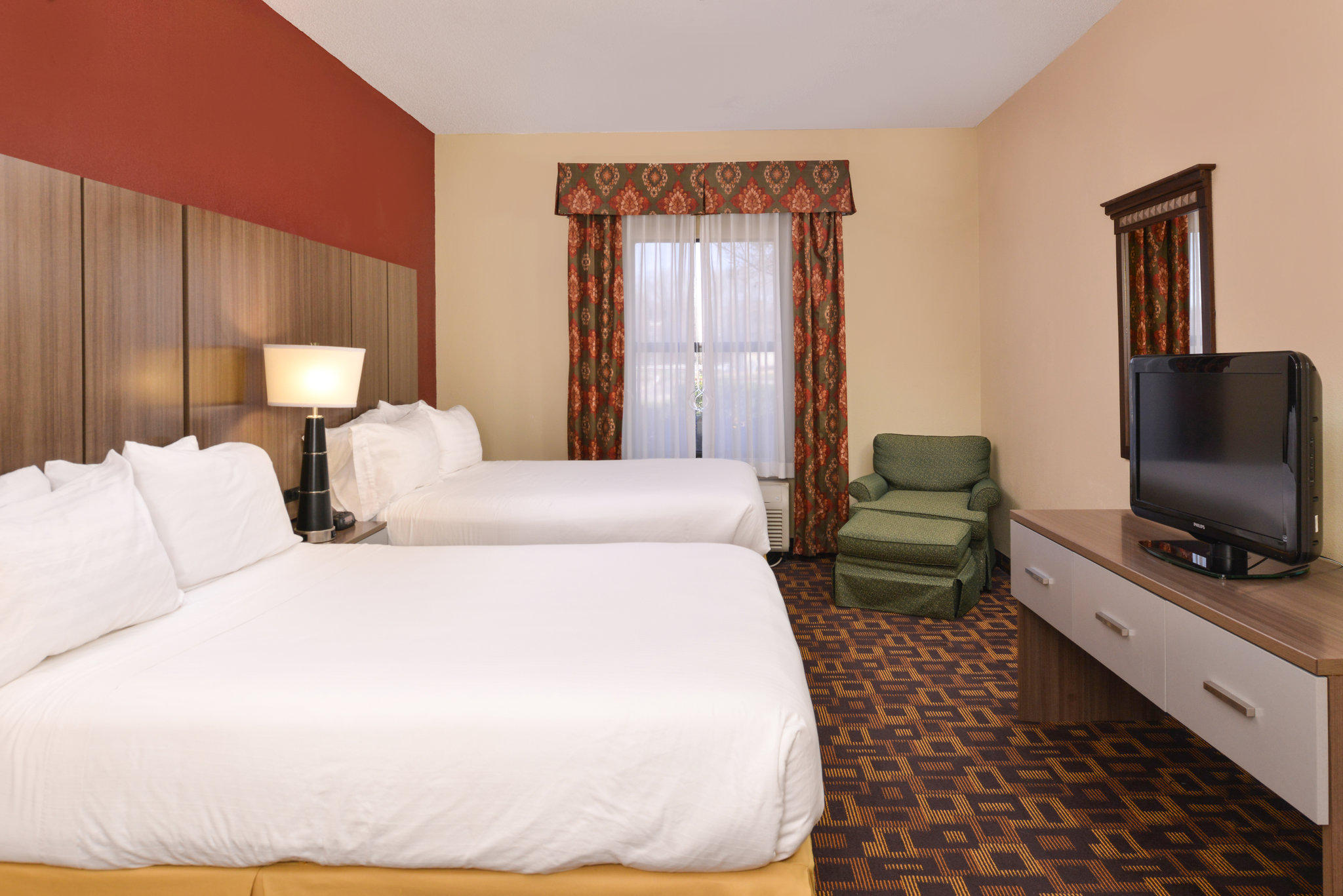 Holiday Inn Express & Suites Ridgeland - Jackson North Area Photo