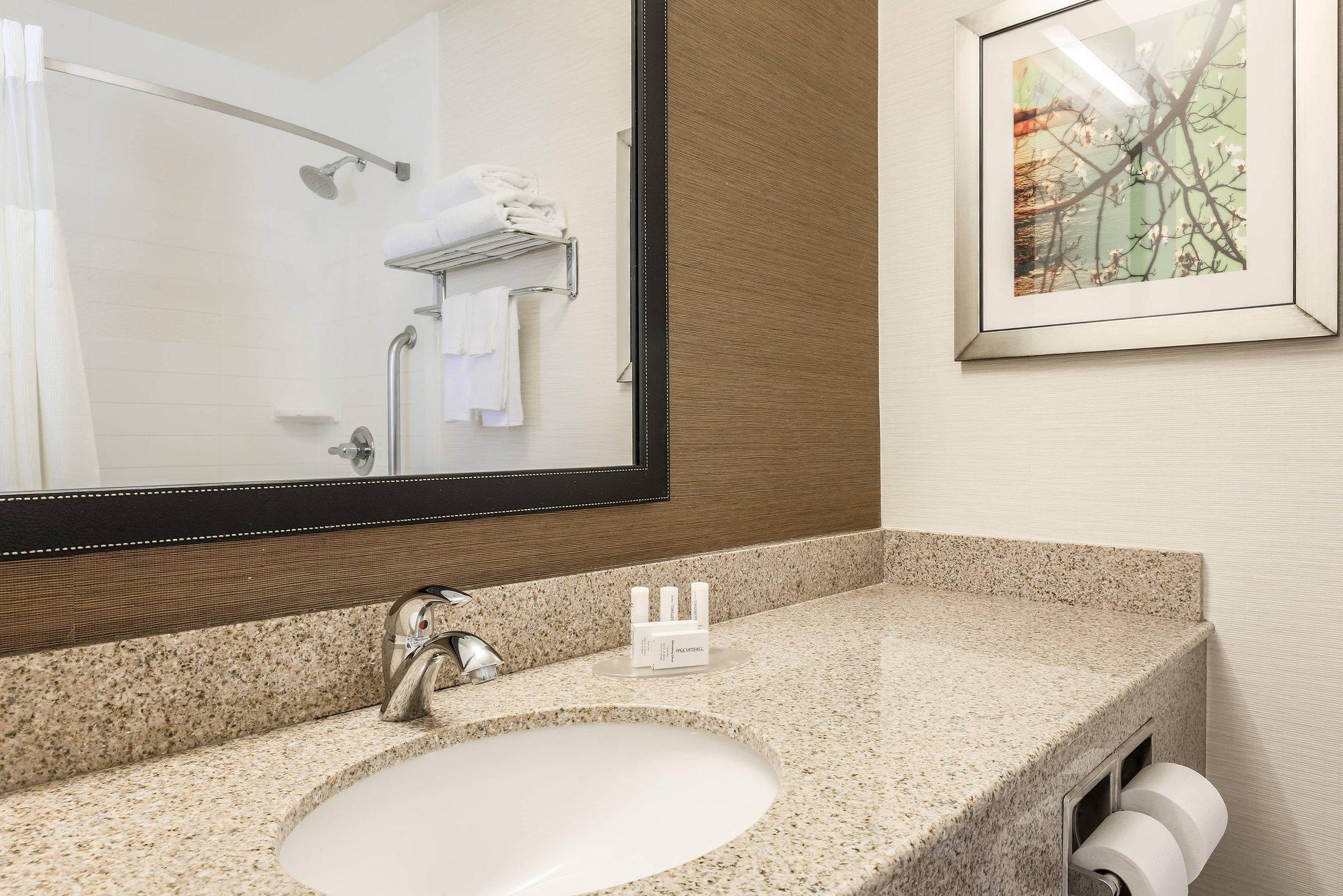 Fairfield Inn & Suites by Marriott San Jose Airport Photo