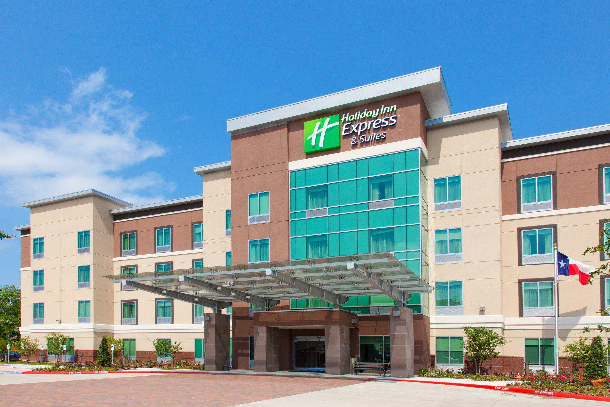 Holiday Inn Express & Suites Houston S - Medical Ctr Area Photo