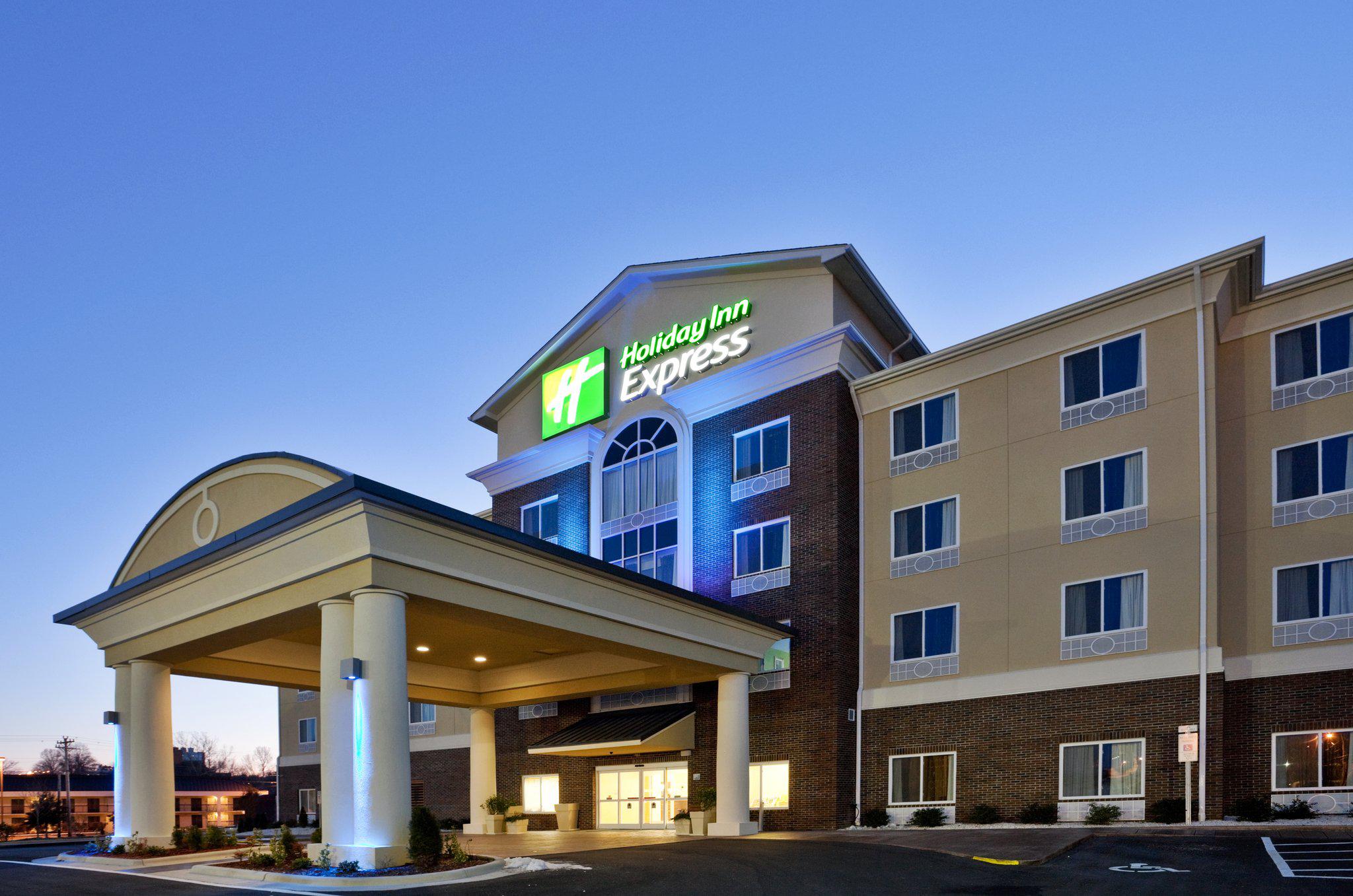 Holiday Inn Express & Suites Statesville Photo