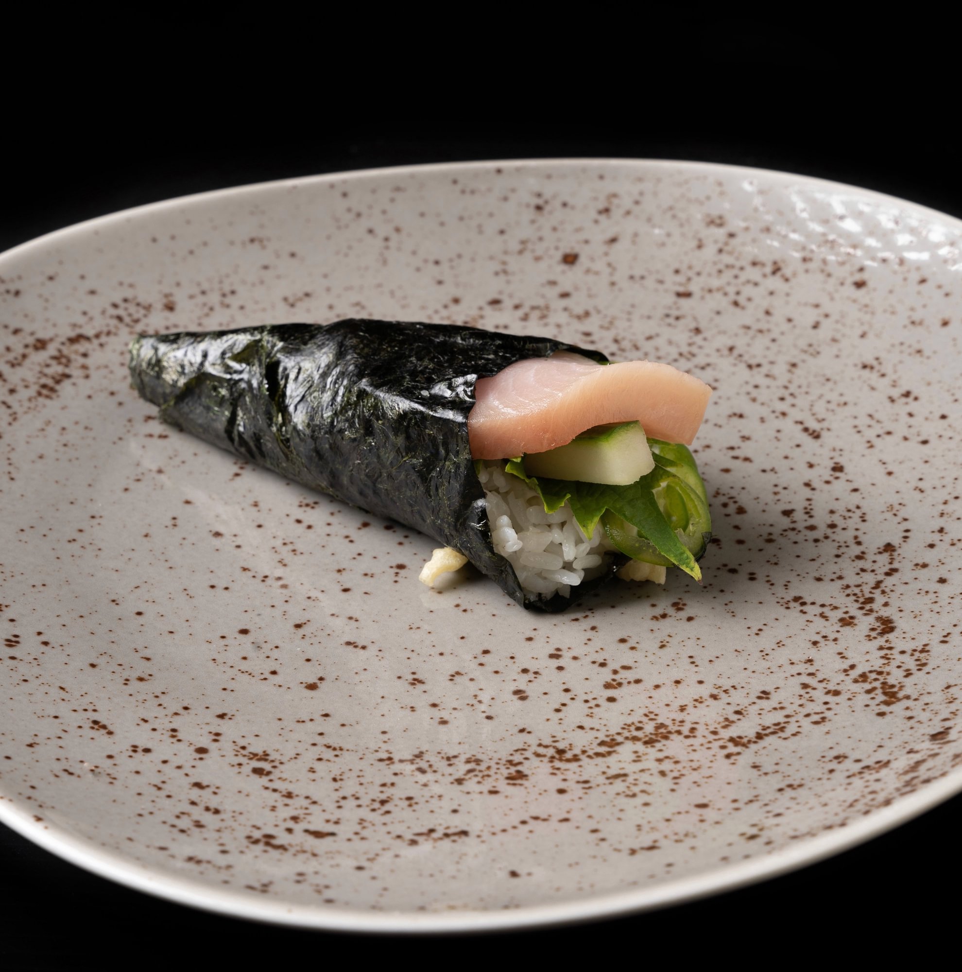 Spicy yellowtail hand roll