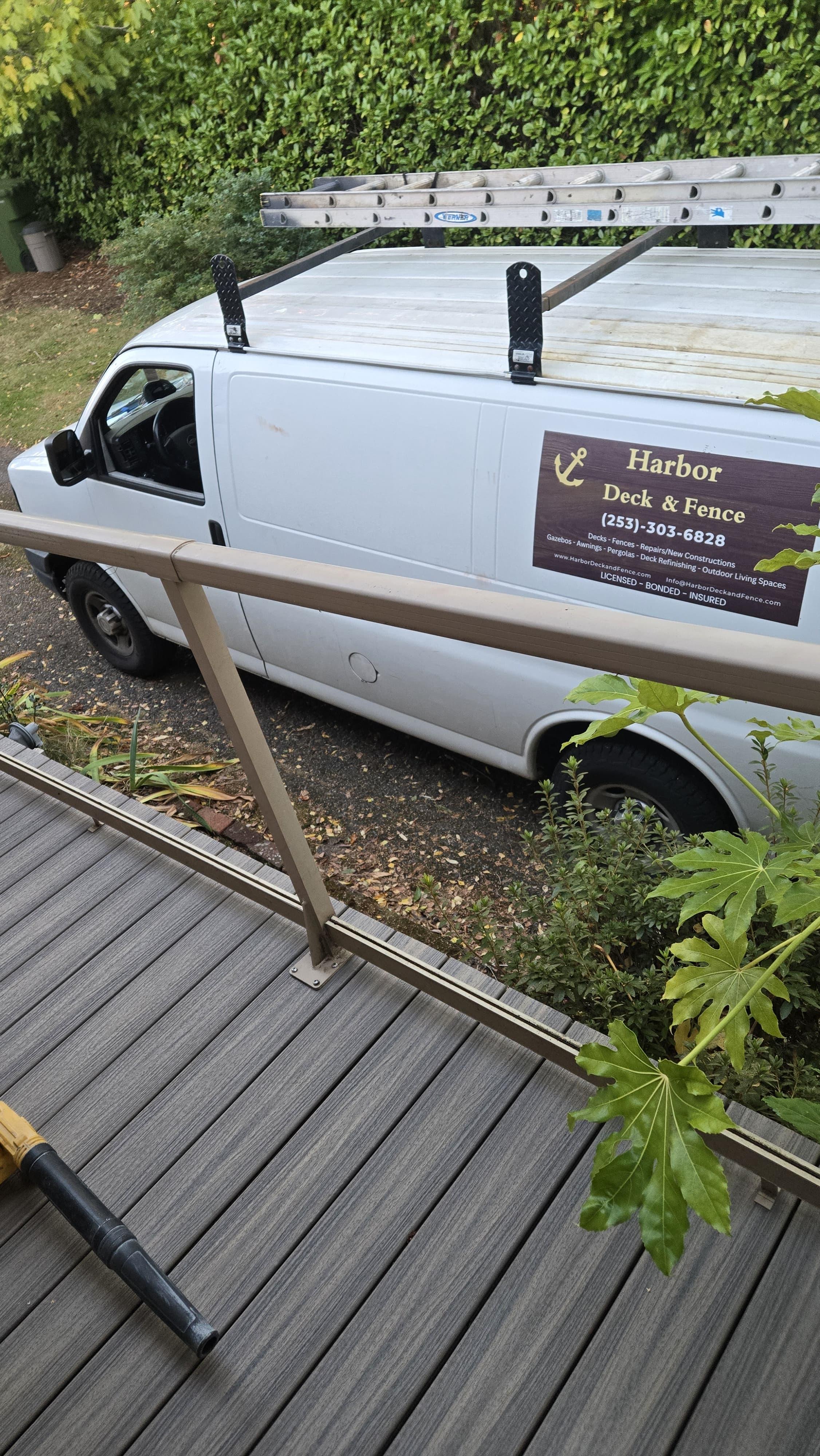 Harbor Deck and Fence Image
