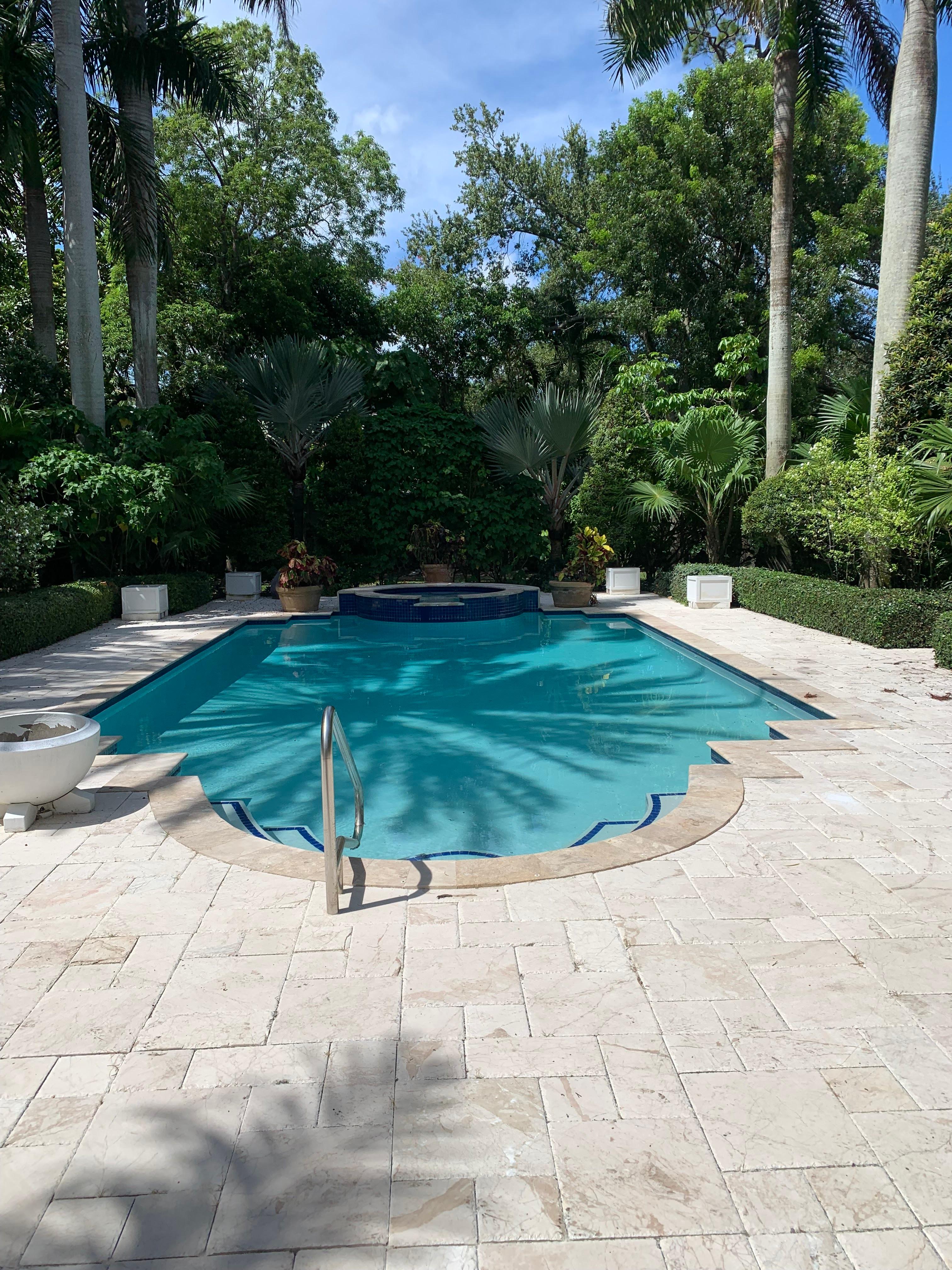 Deep Blue Pool & Spa, INC Image