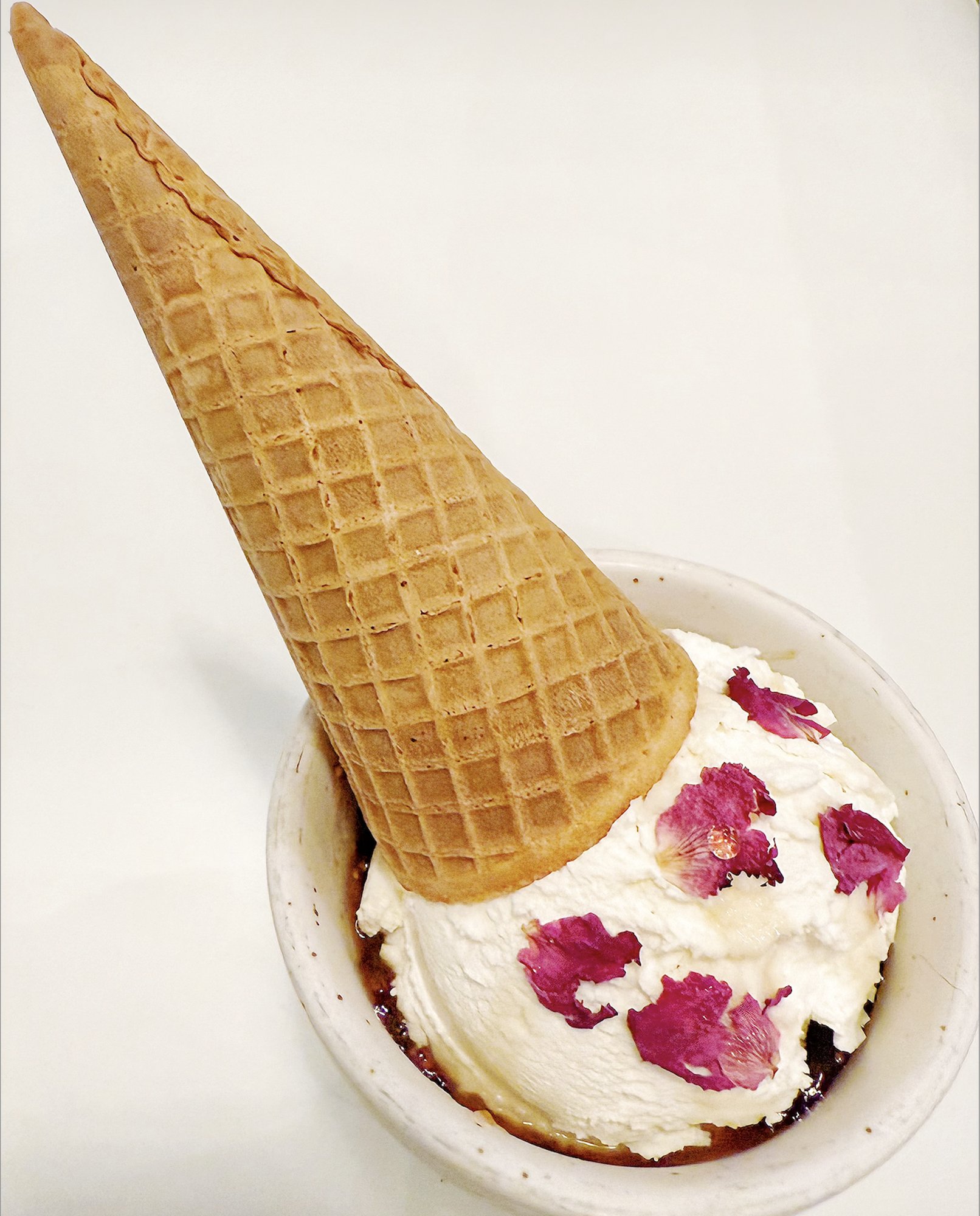 Yogourt Pressé Cone with Fig Jam 冷萃干噎酸奶甜筒