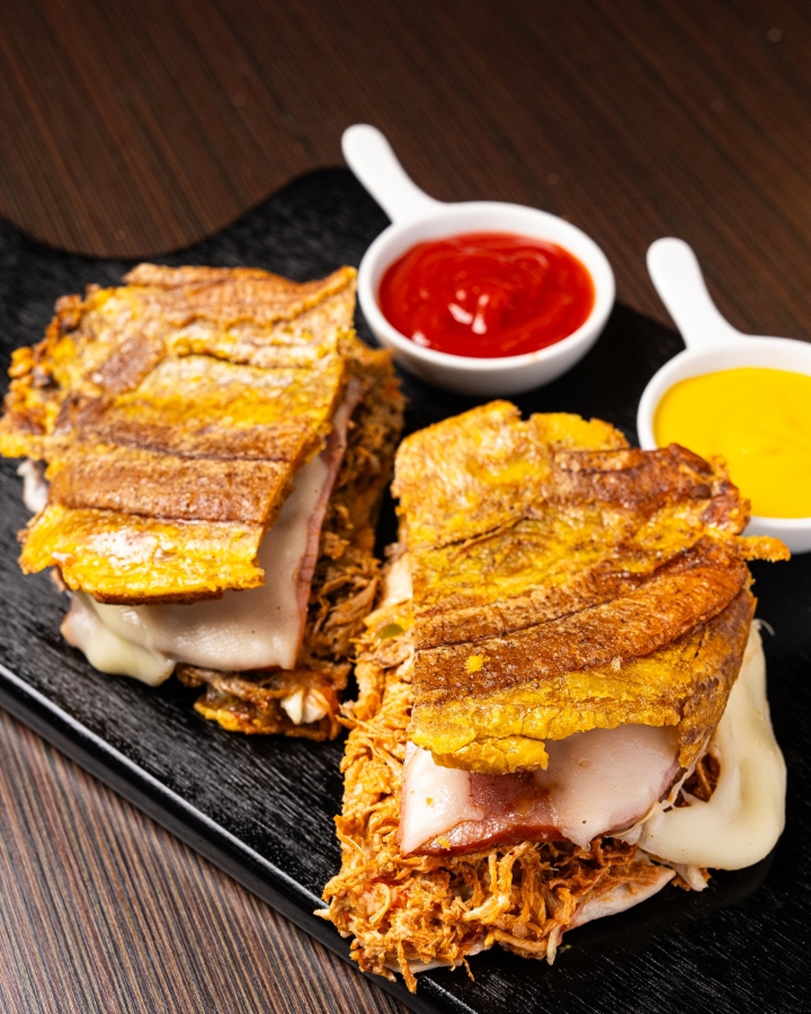 Patacon de Pollo Esmechado