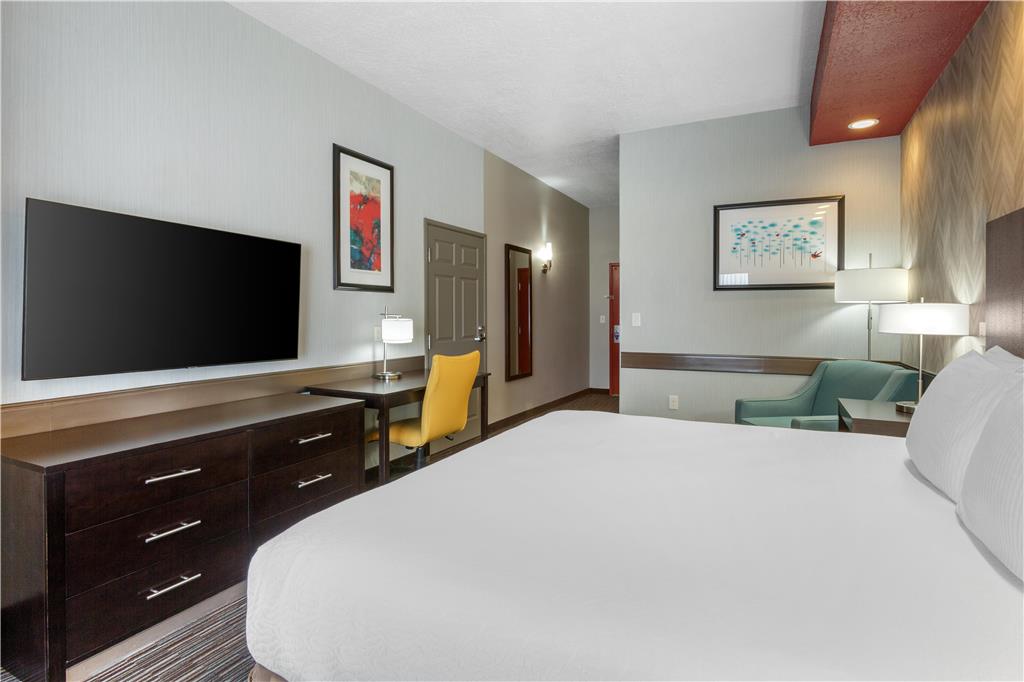 Best Western Plus Gallup Inn & Suites Image