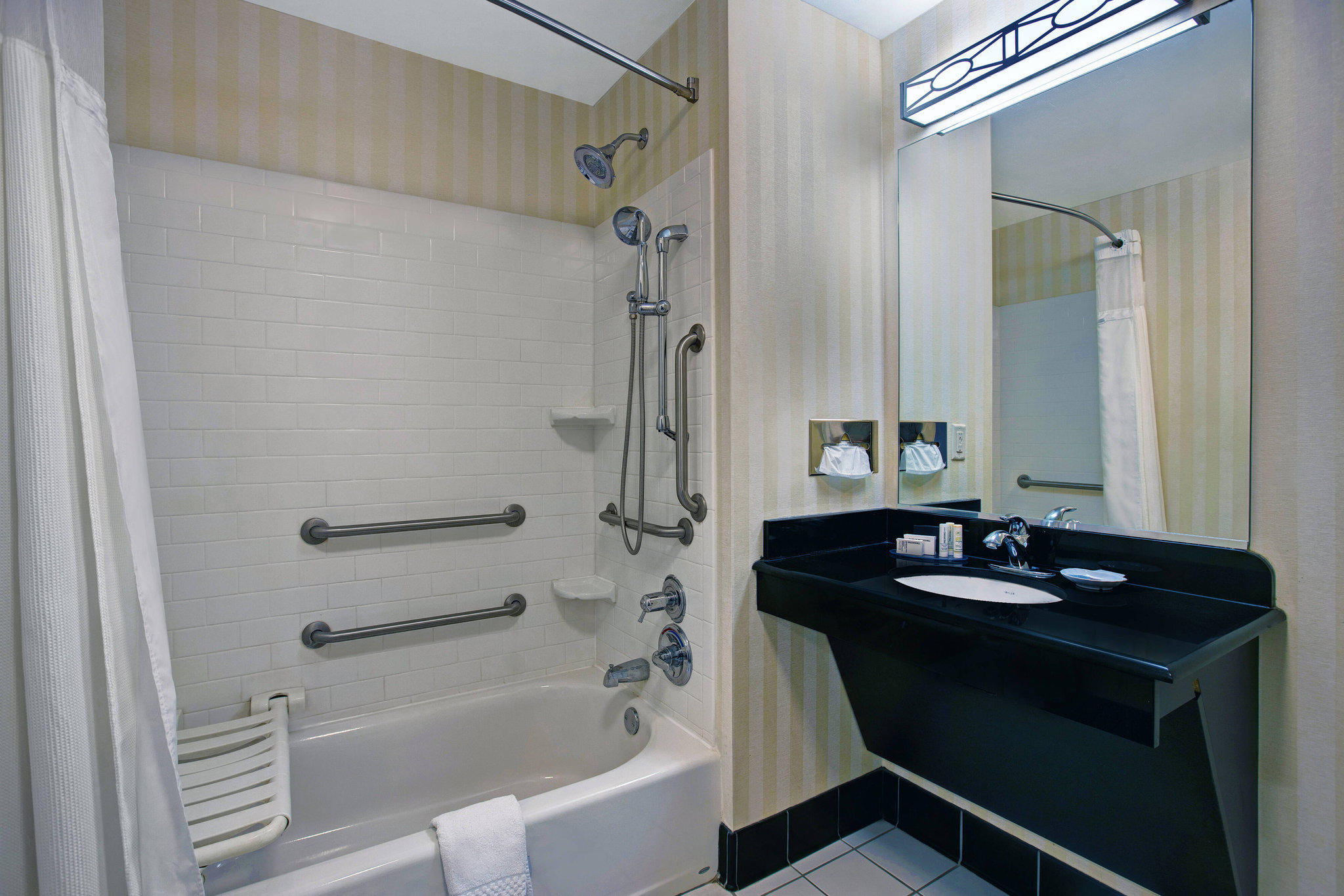 Fairfield Inn & Suites by Marriott Carlsbad Photo