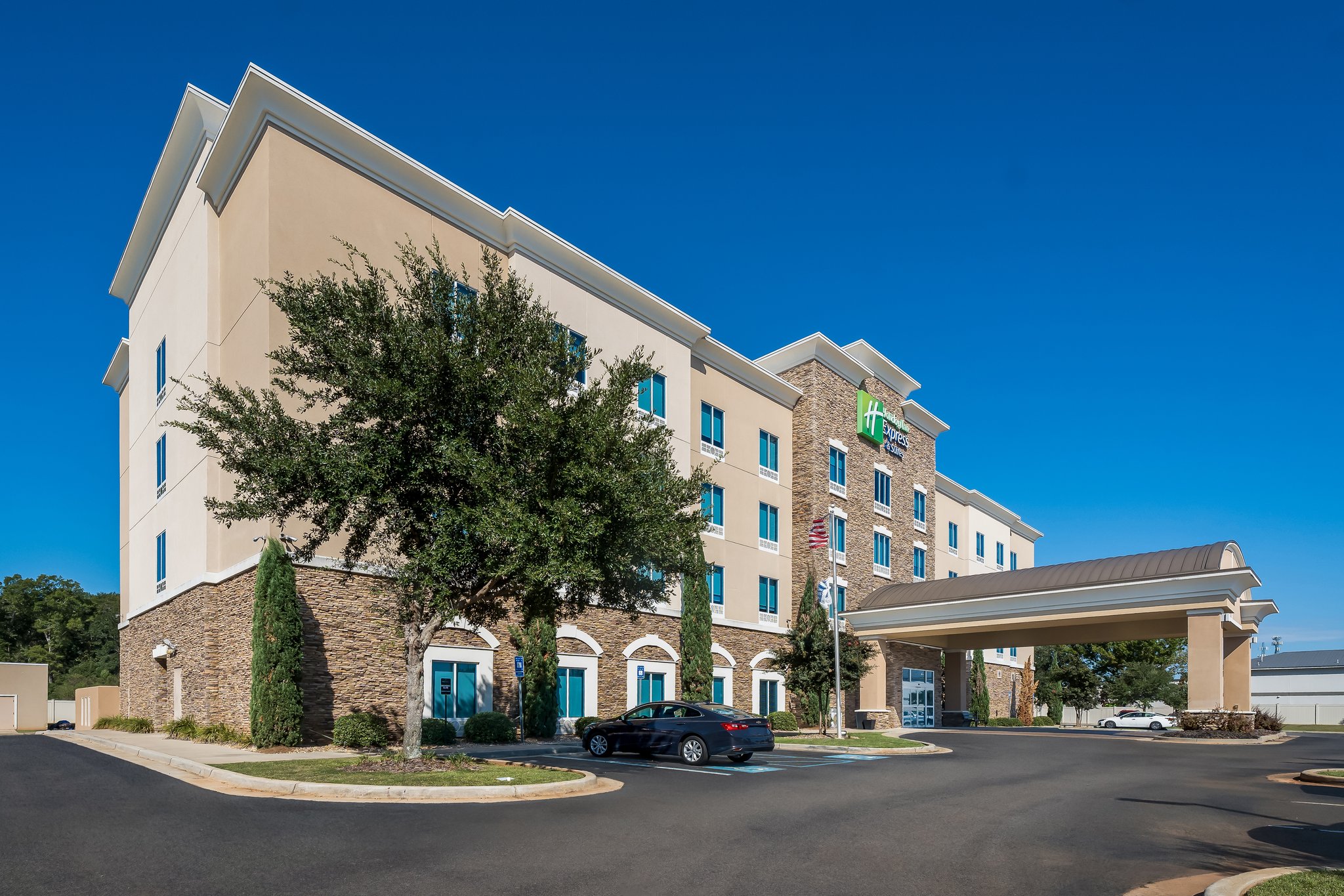 Holiday Inn Express & Suites Albany by IHG Image