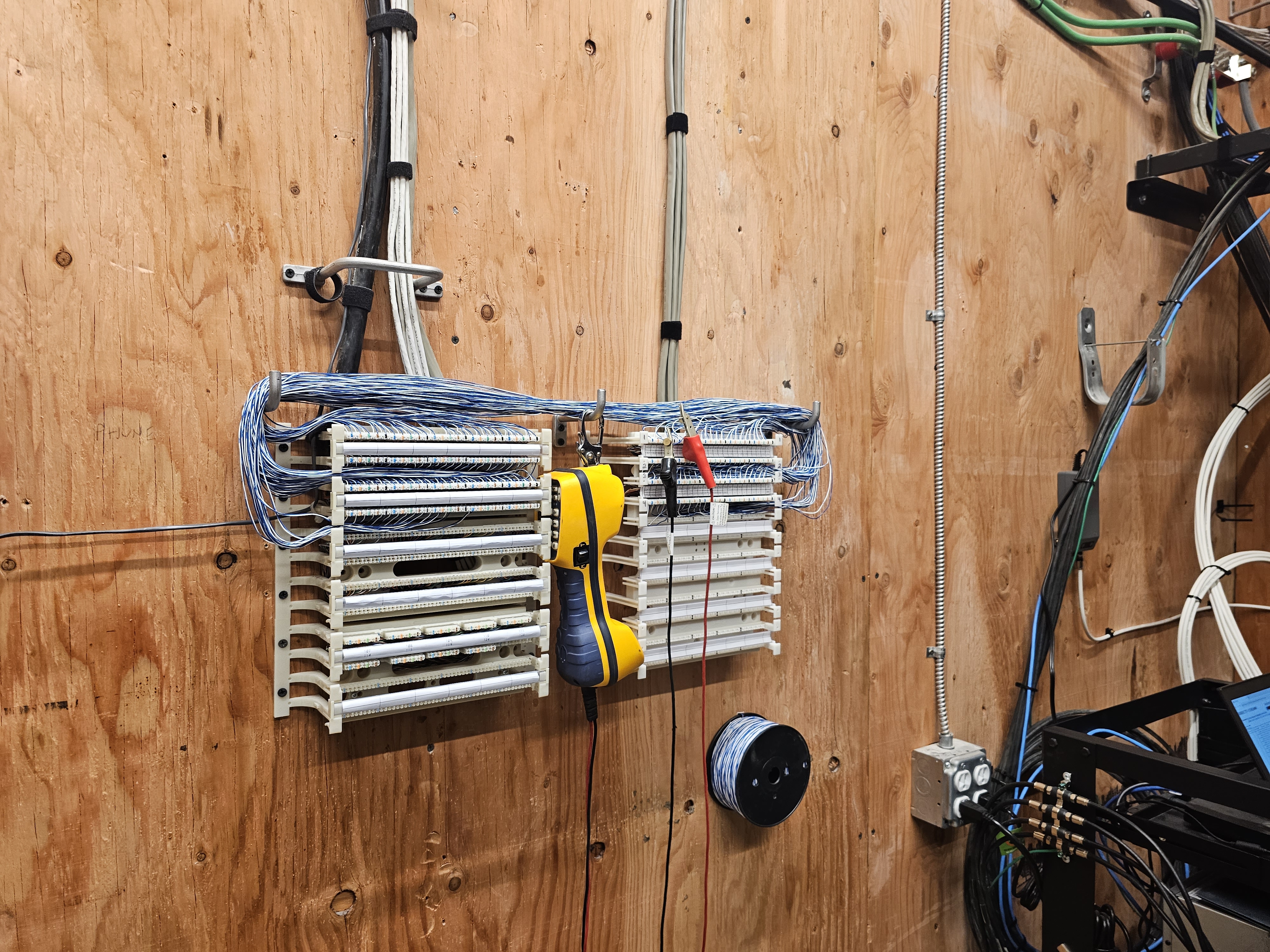 Low Voltage Specialties, LLC Image