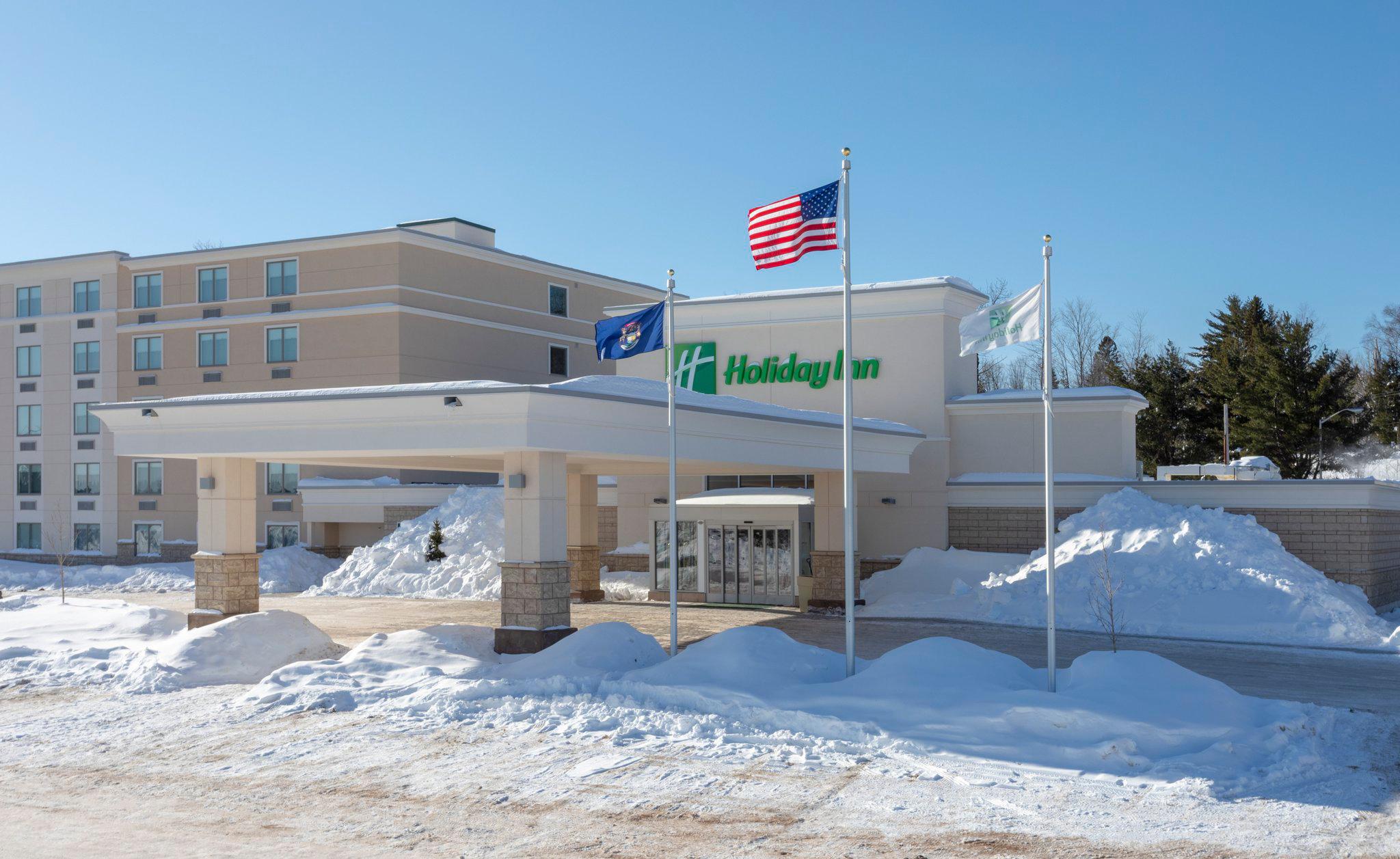 Holiday Inn Marquette Photo