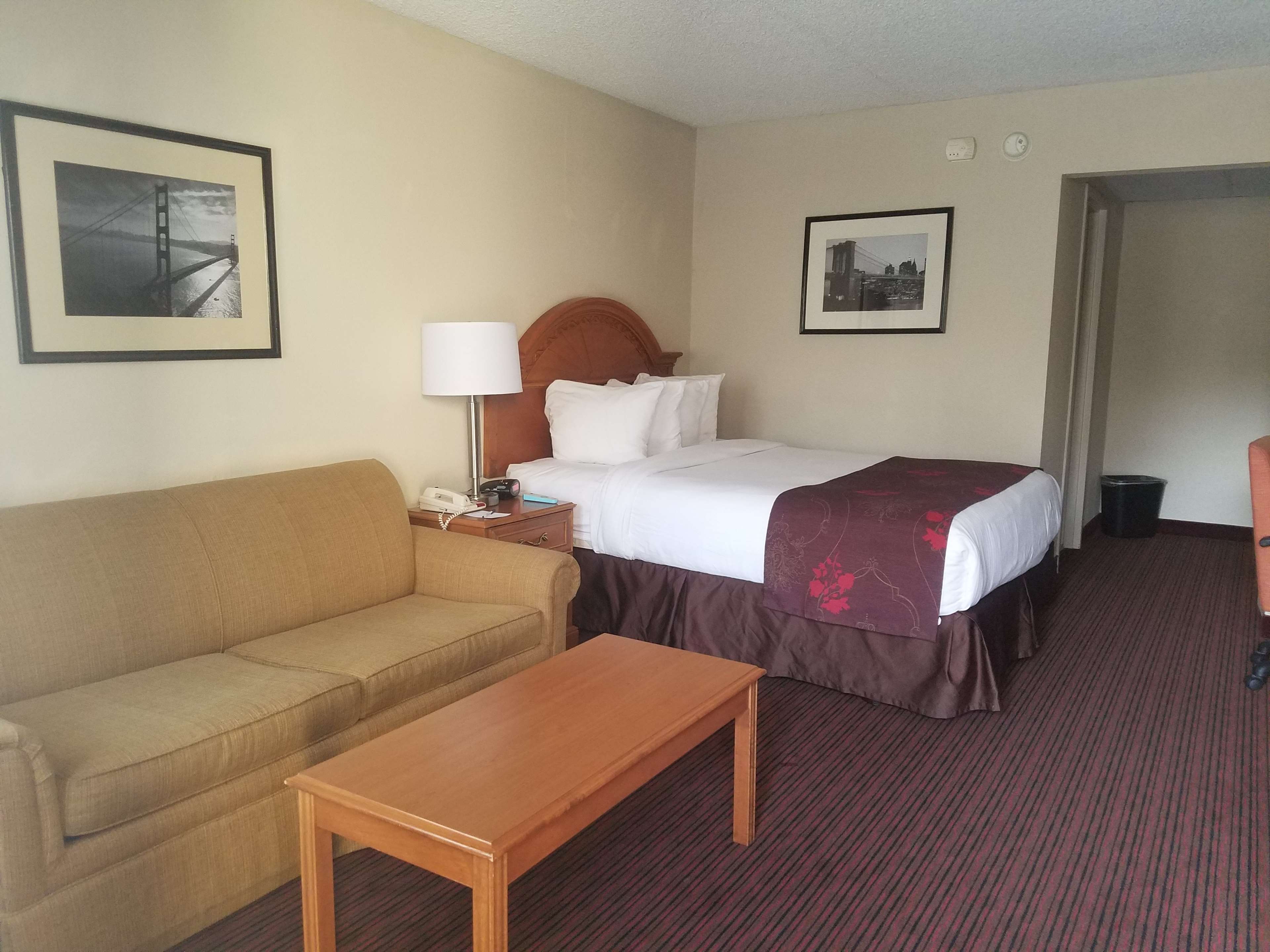 Best Western Bordentown Inn Photo