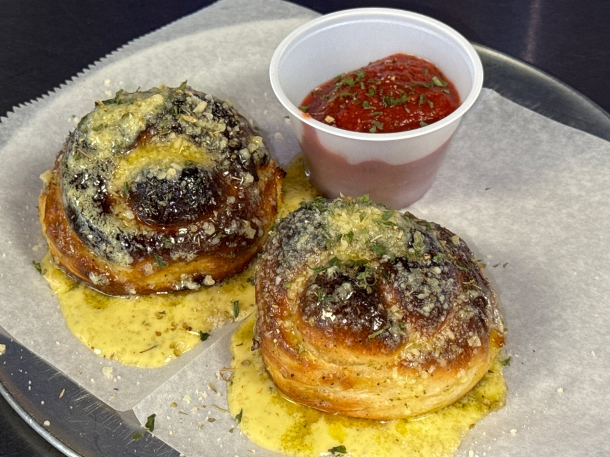 2 Garlic Knots