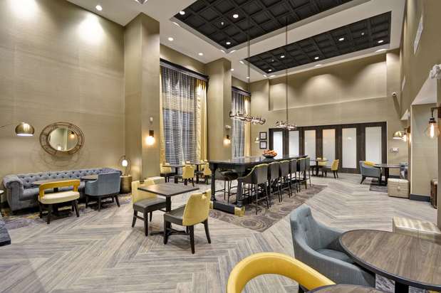 Images Hampton Inn & Suites Detroit/Warren