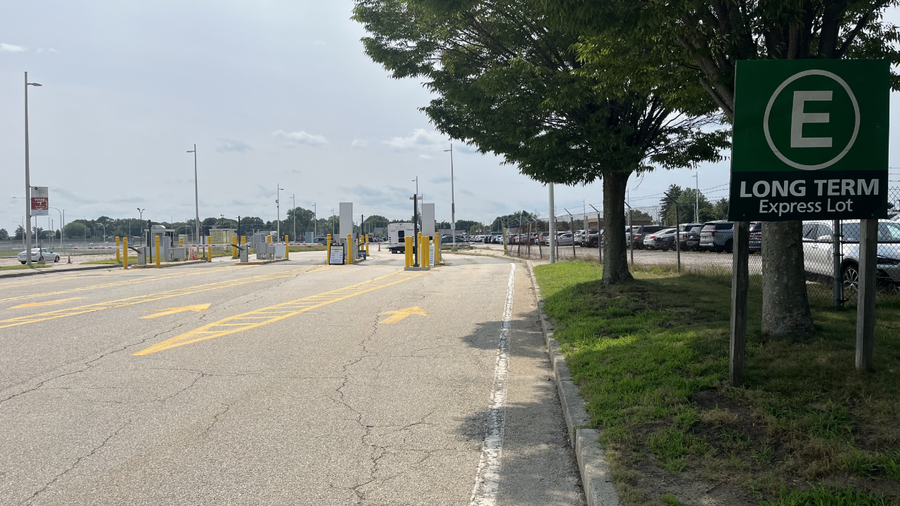 LAZ Parking TF Green Airport Lot E