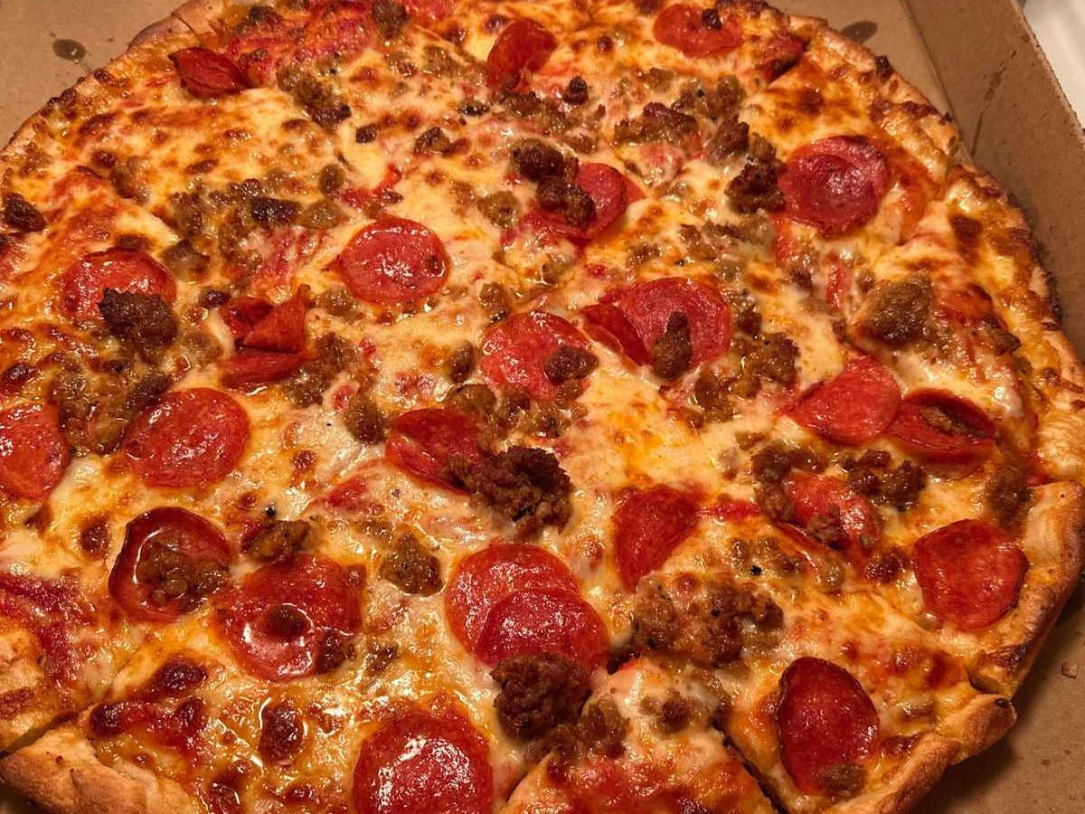 Large 2 Topping & 30 Bone In Wings