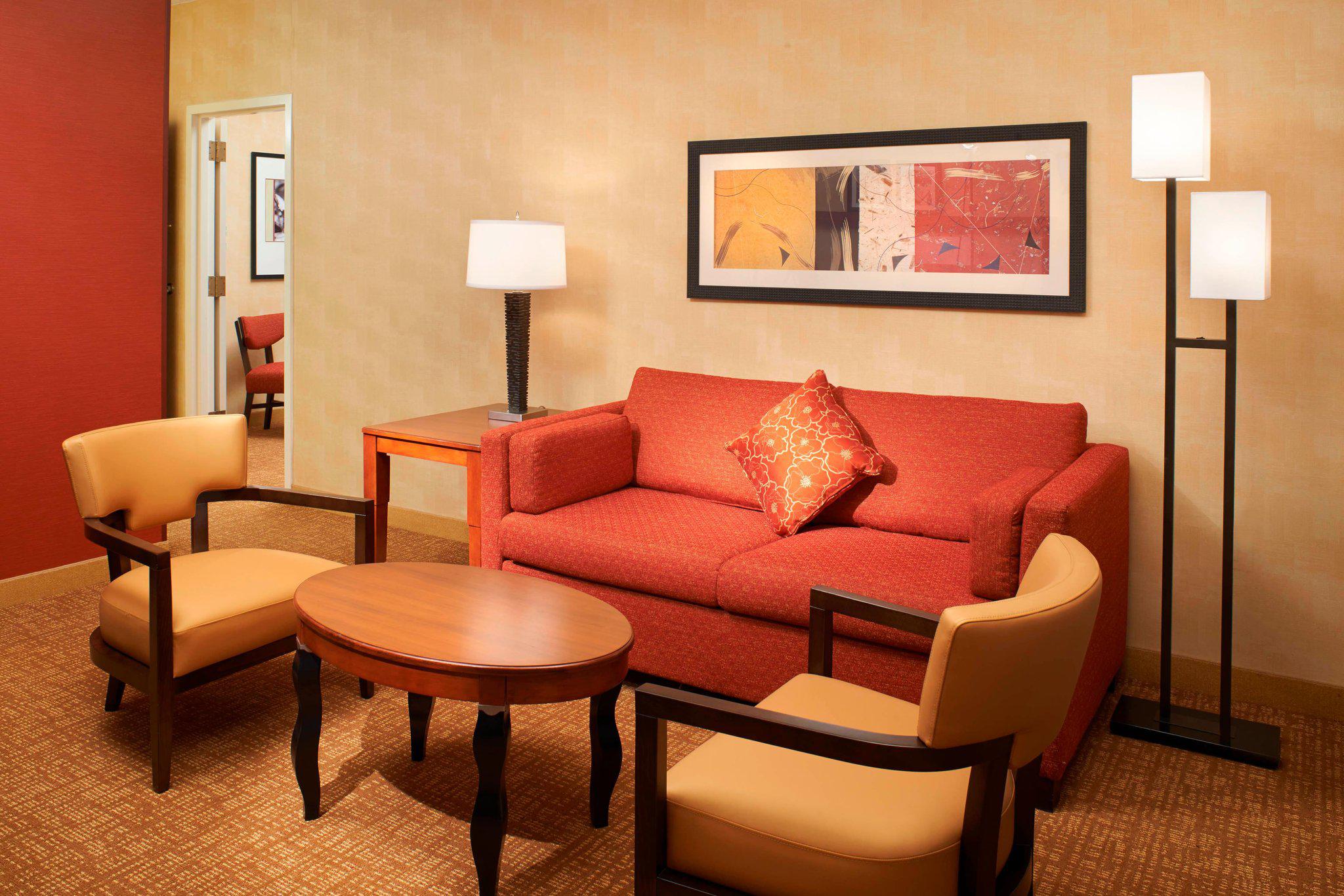 Courtyard by Marriott Chicago Naperville Photo