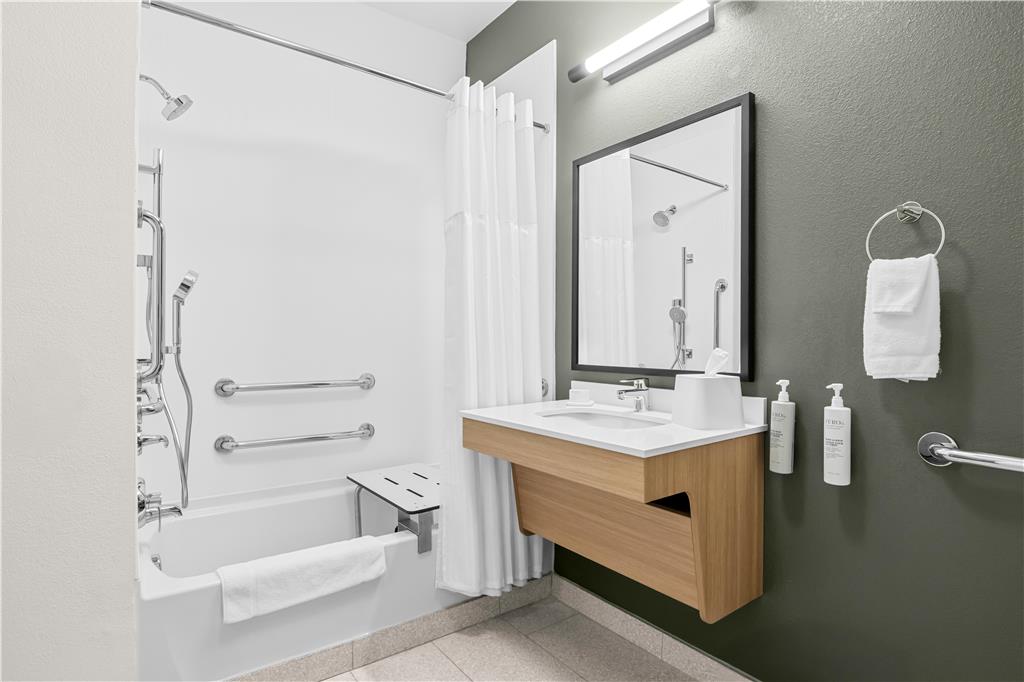 Spark by Hilton Traverse City Image