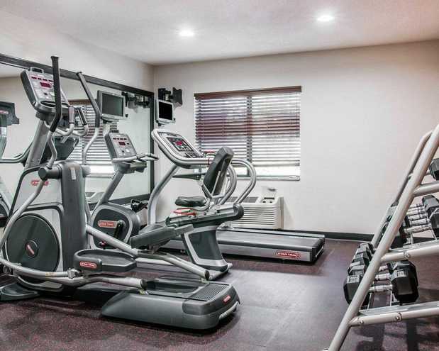 Images Quality Inn & Suites Warren - Detroit