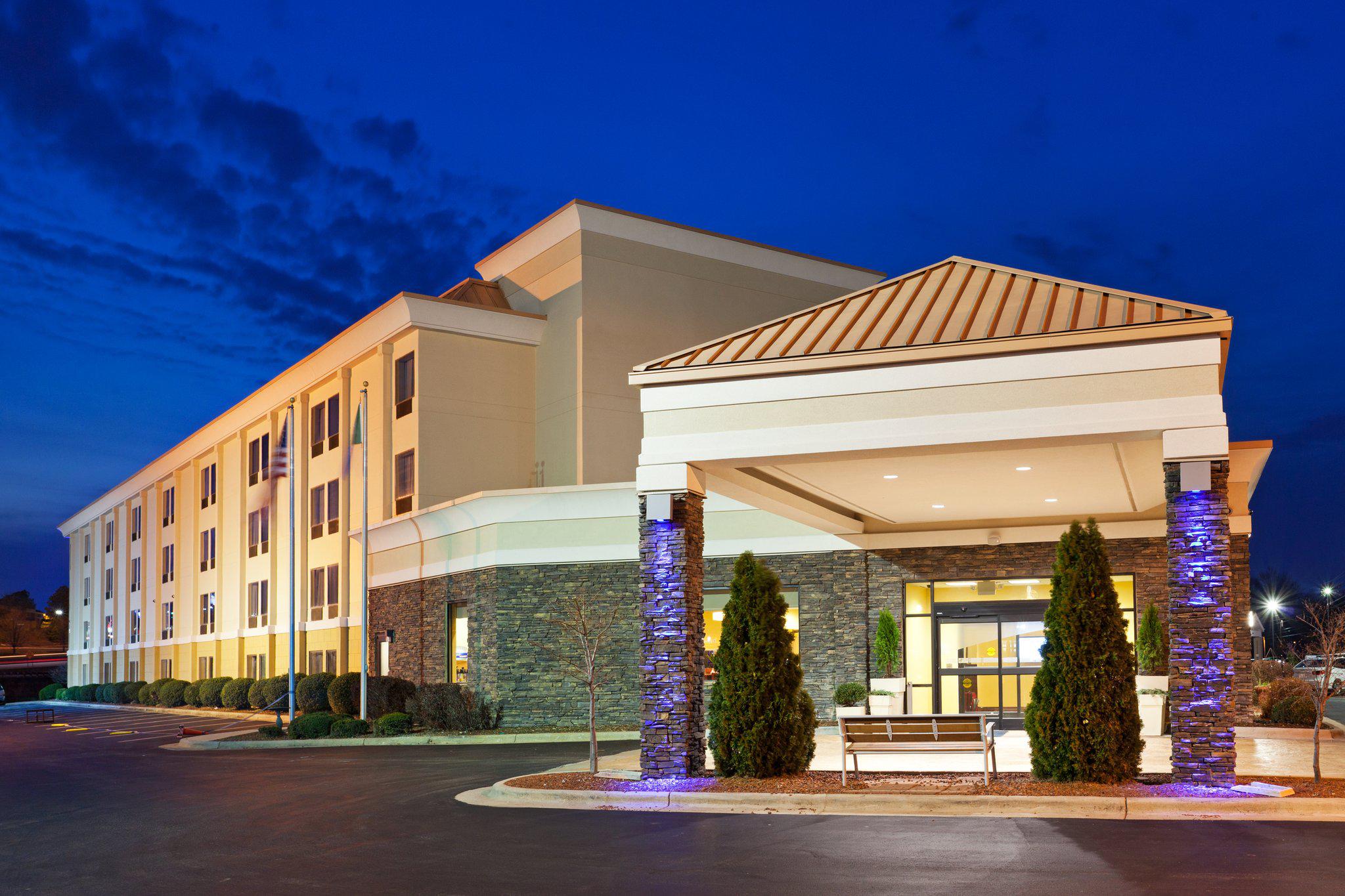 Holiday Inn Express Greensboro-(I-40 @ Wendover) Photo