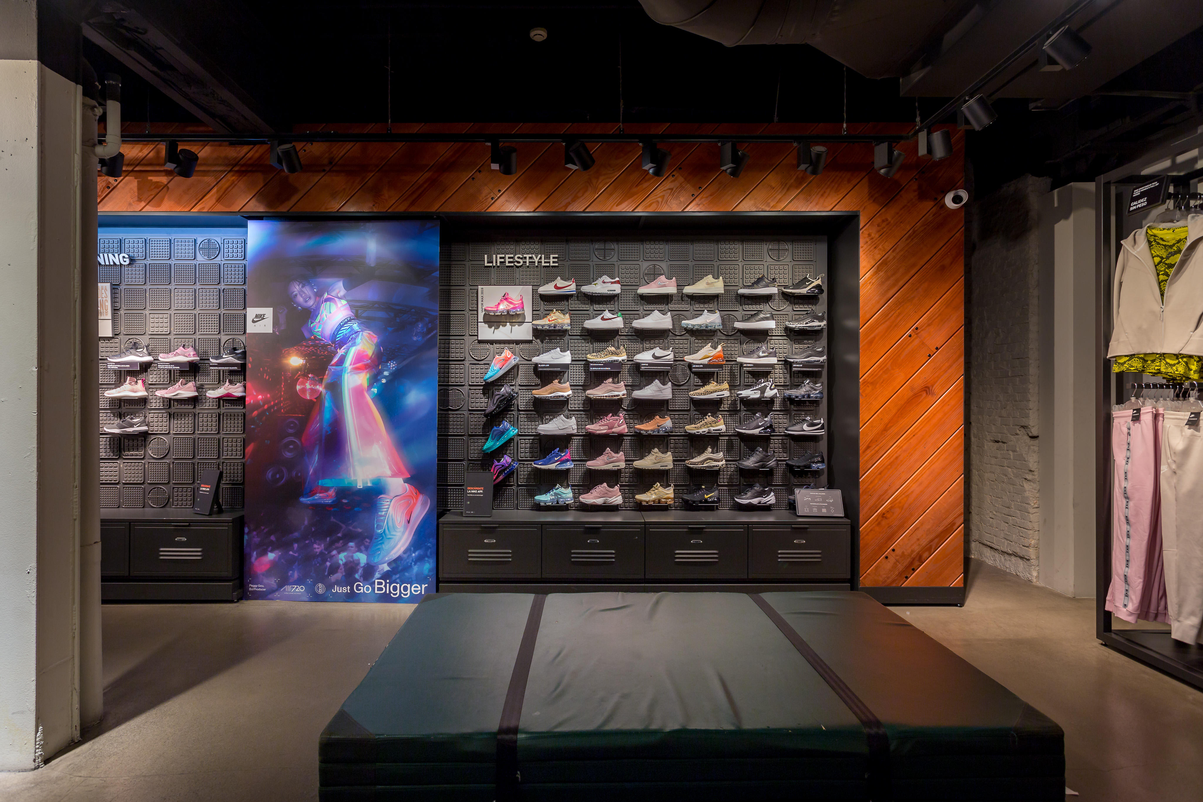 Images Nike Store Serrano