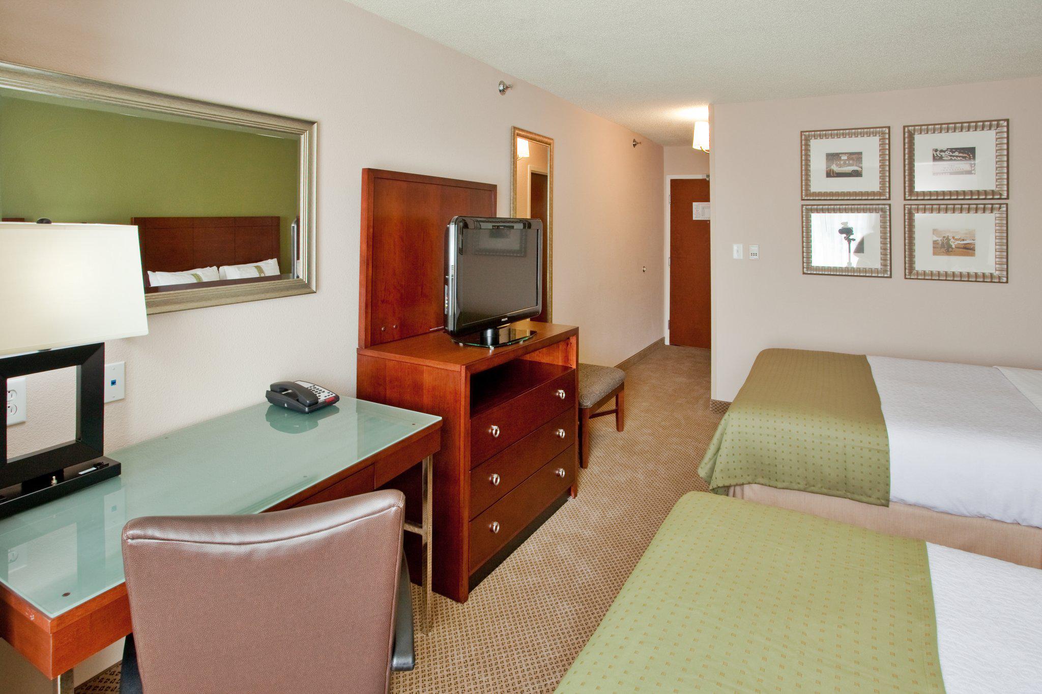 Holiday Inn Richmond South - City Gateway Photo