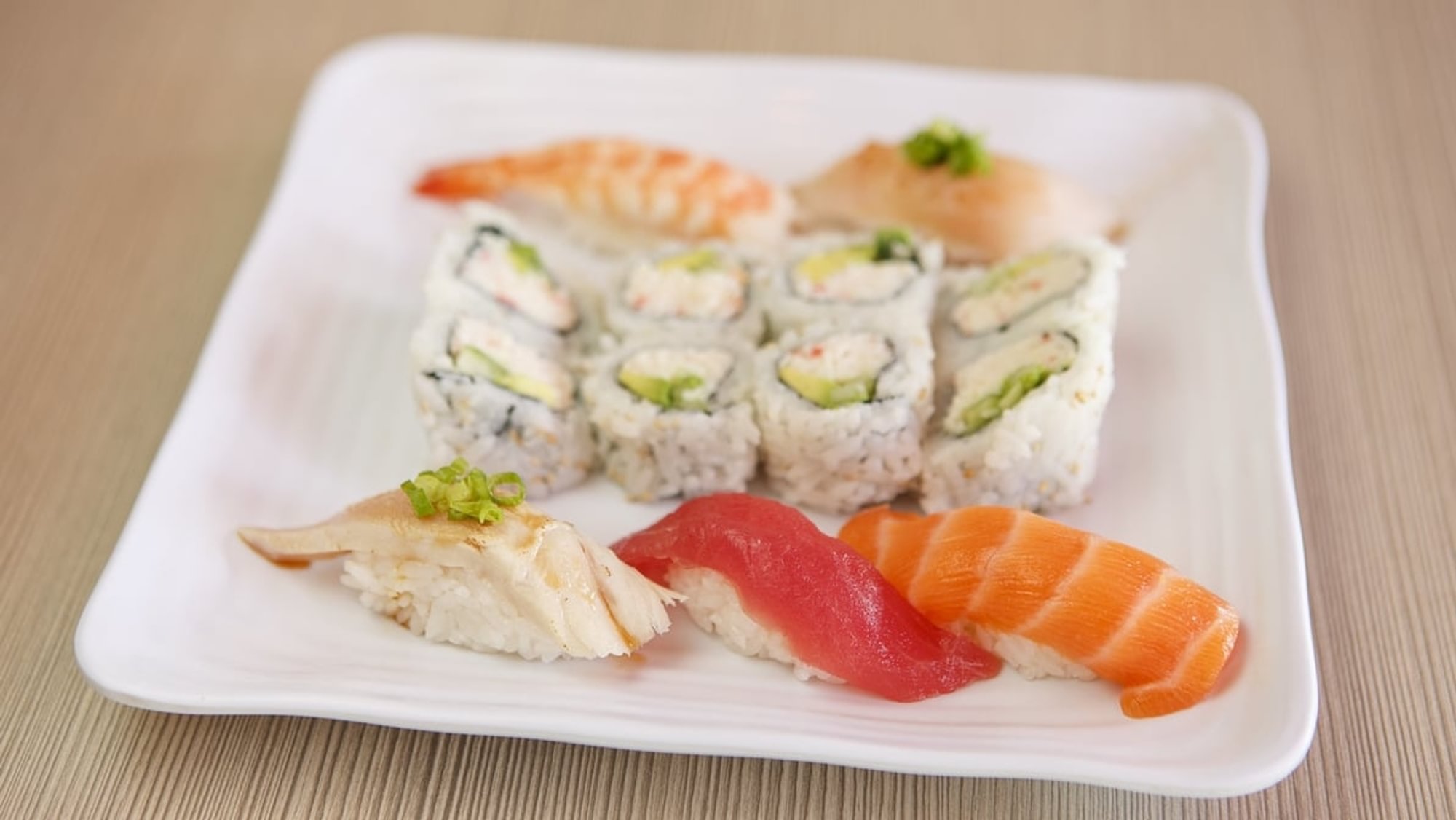 Lunch Sushi Combination