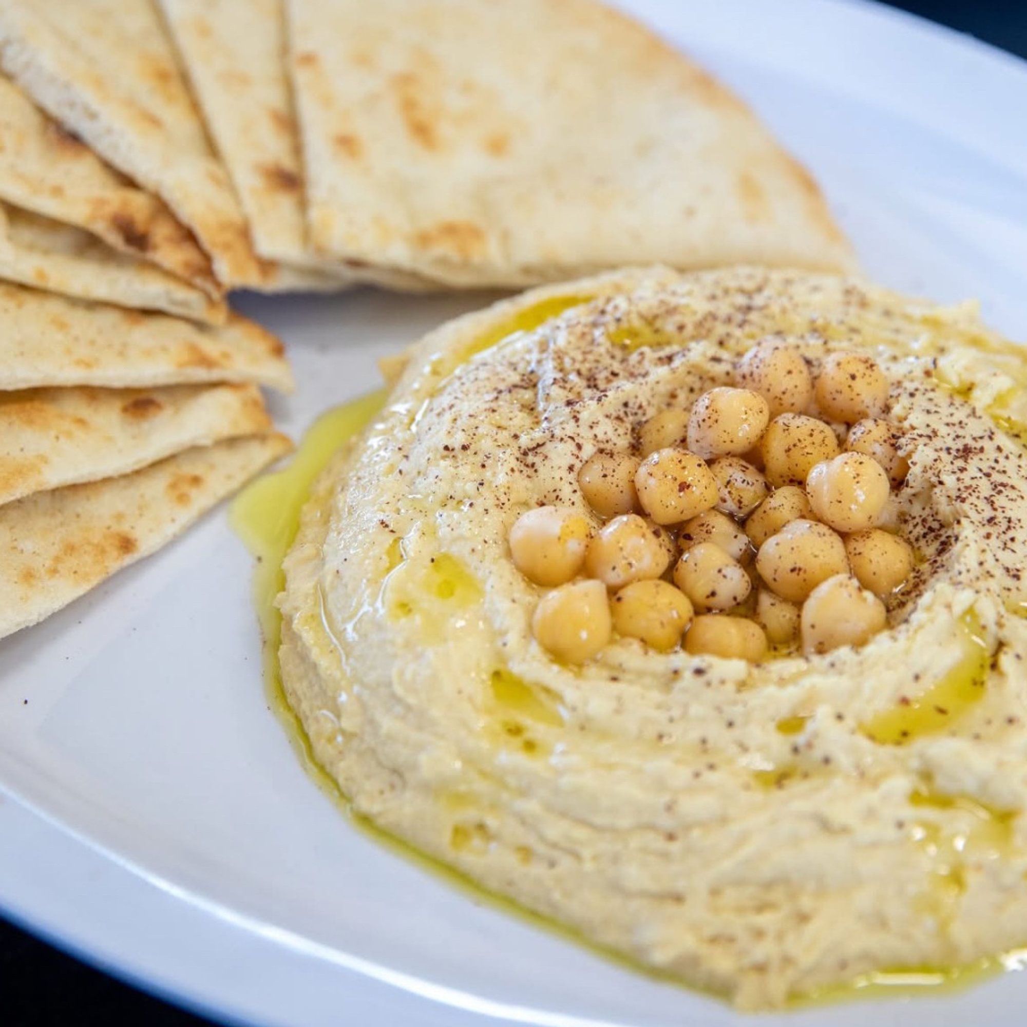 Hummus With 2 Pita