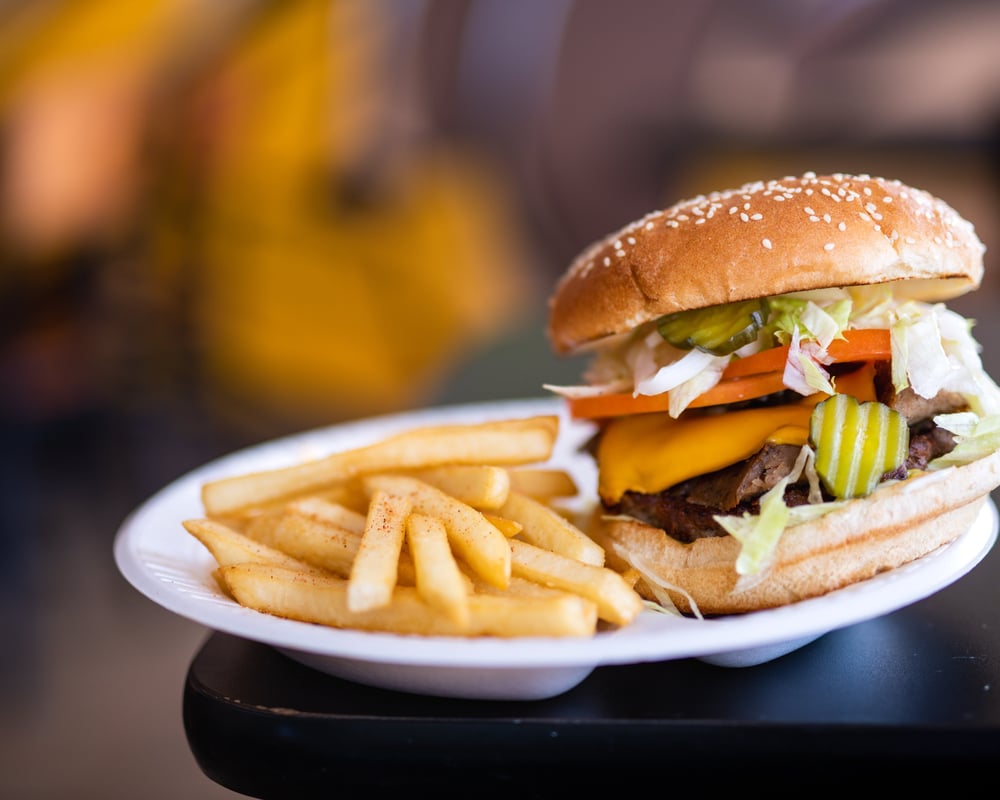 Deluxe Cheeseburger Combo (8 Oz.)