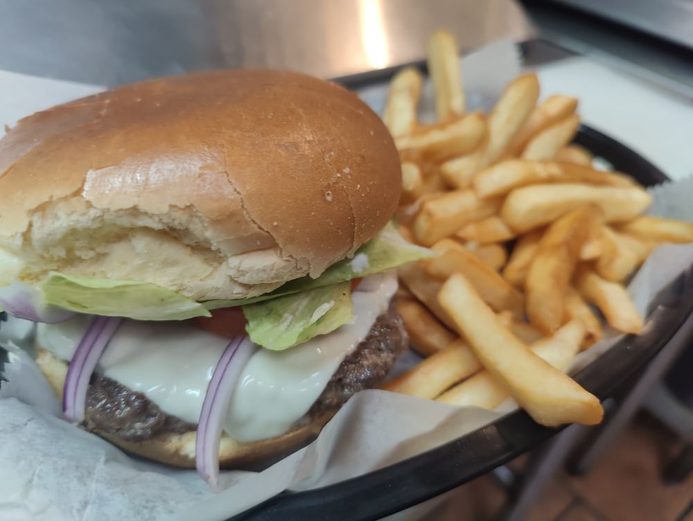 Cheeseburger with Fries