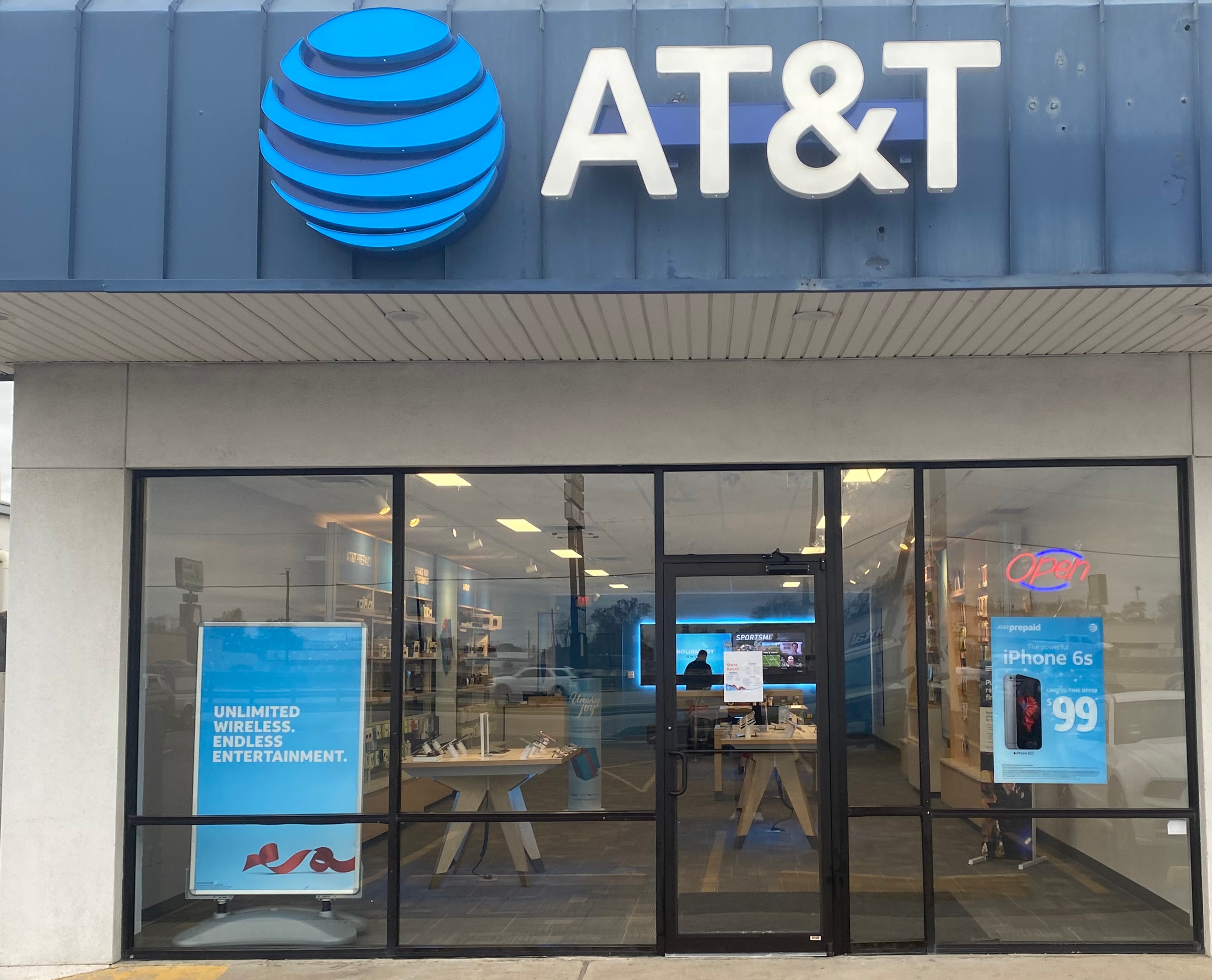 AT&T Store Photo