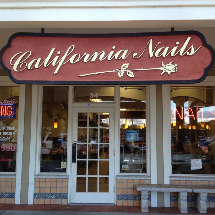 California Nails Logo