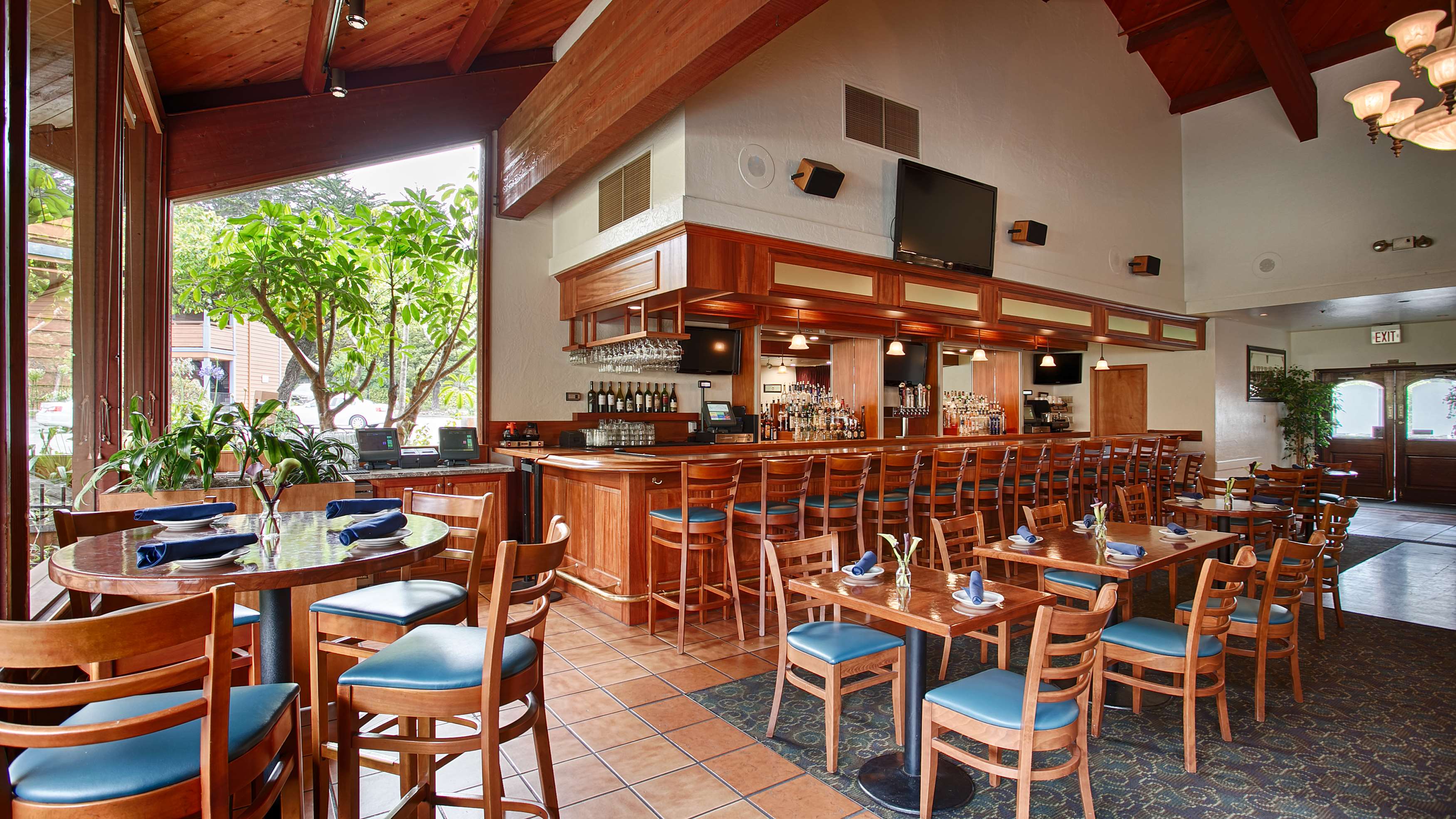 Best Western Seacliff Inn Photo