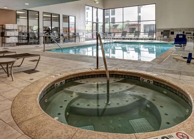 Images Hampton Inn & Suites Omaha-Downtown