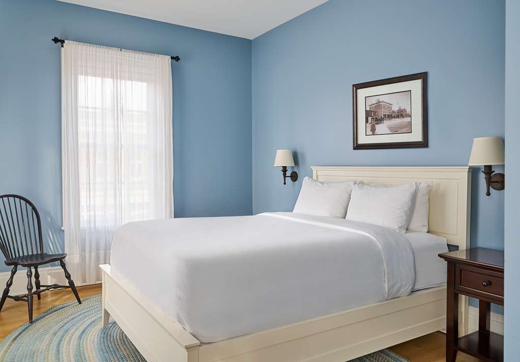 The Cadillac House Lexington, Tapestry Collection by Hilton Image