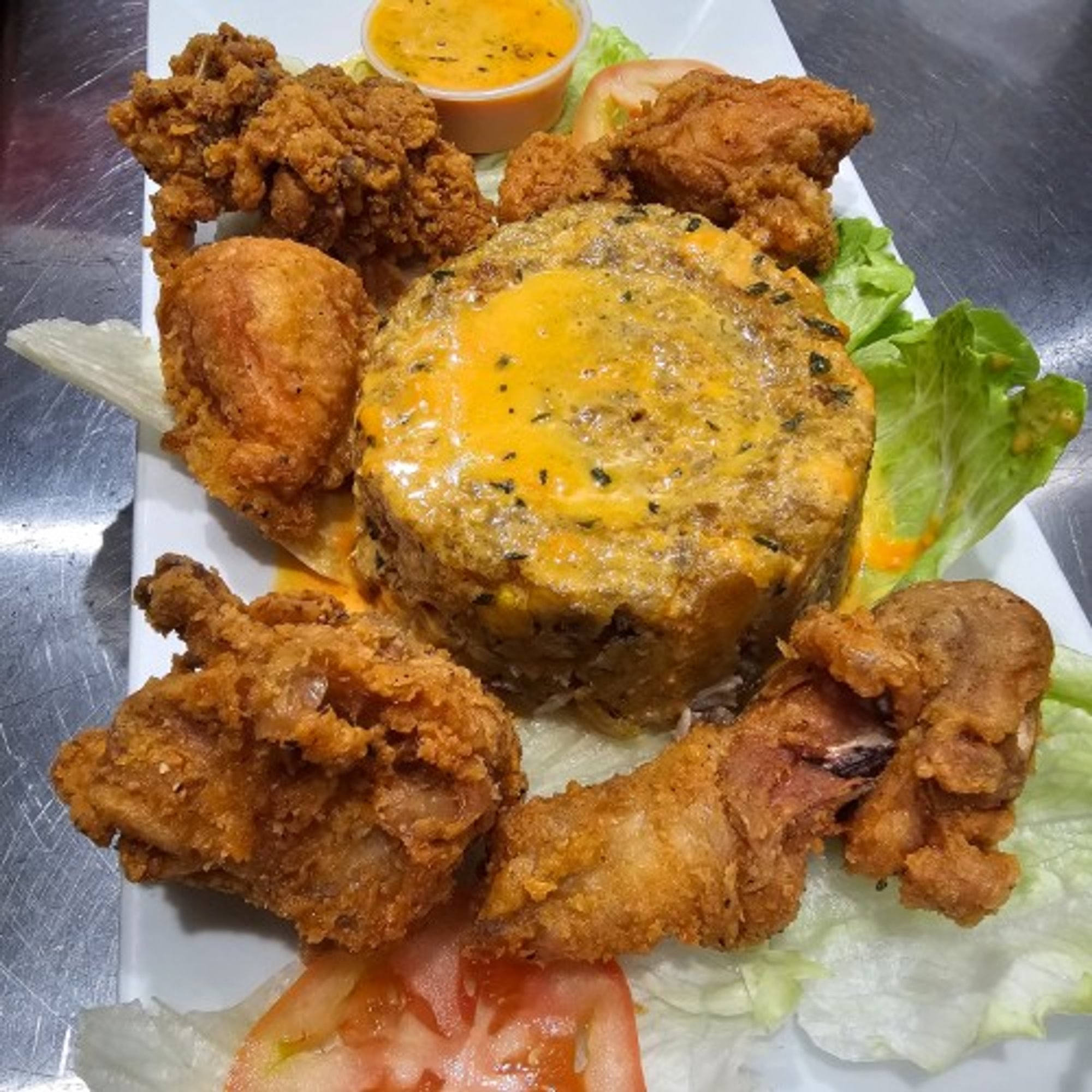 Pollo Frito / Fried Chicken Mofongo